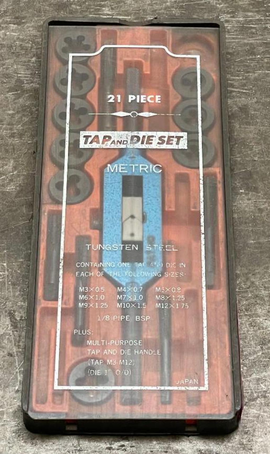 METRIC TAP AND DIE SET LOCATION: WAREHOUSE QTY: 1