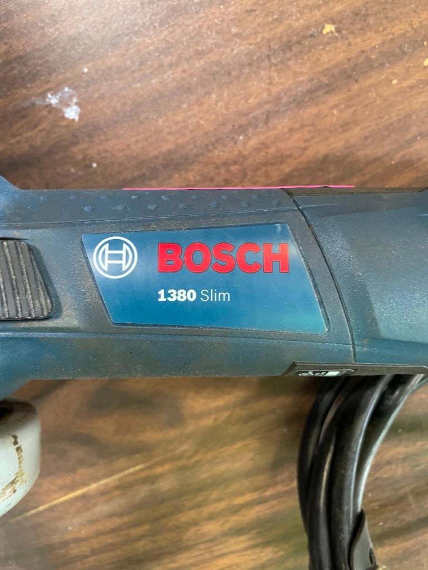 BOSCH 4-1/2" CORDED ANGLE GRINDER BRAND/MODEL: BOSCH 1380 SLIM QTY: 1 - Image 3 of 4