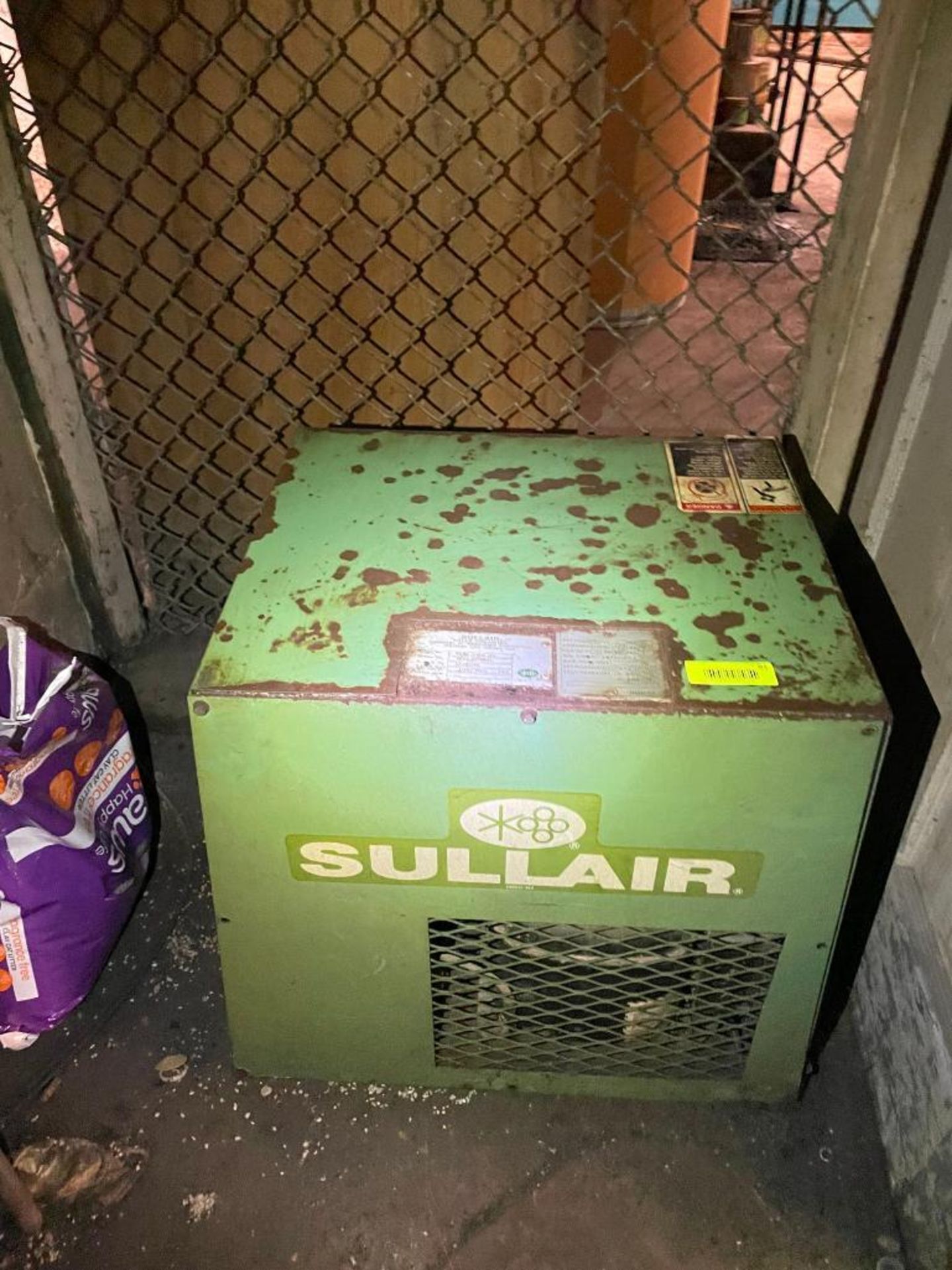 SULLAIR SRD-105 AC REFRIGERATED DRYER BRAND/MODEL: SULLAIR SRD-105-AC LOCATION BASEMENT QTY: 1 - Image 3 of 3