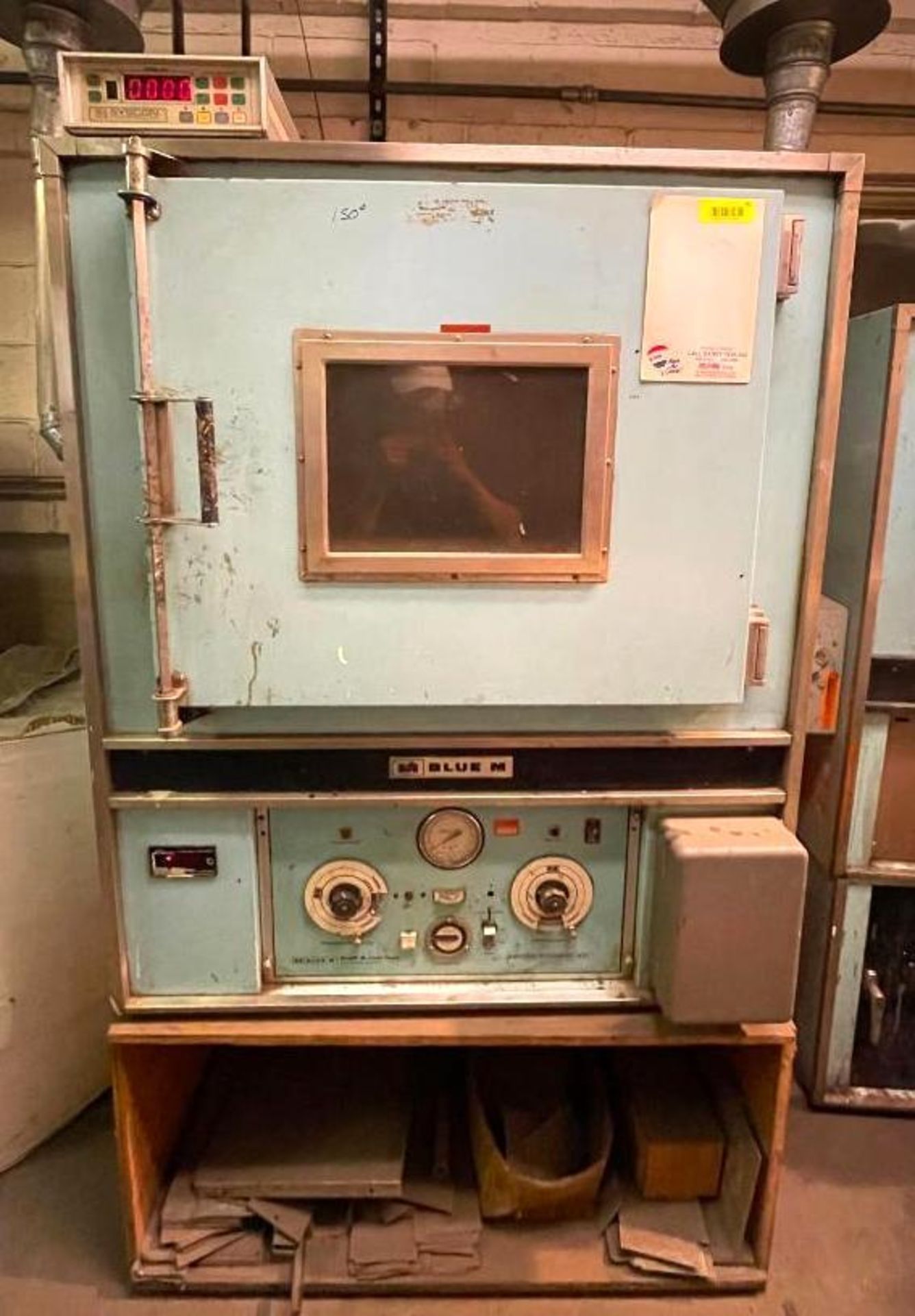 BLUE M POWER-O-MATIC 70 INDUSTRIAL OVEN W/ SYSCON DIGITAL TEMPERATURE INDICATOR BRAND/MODEL: BLUE M