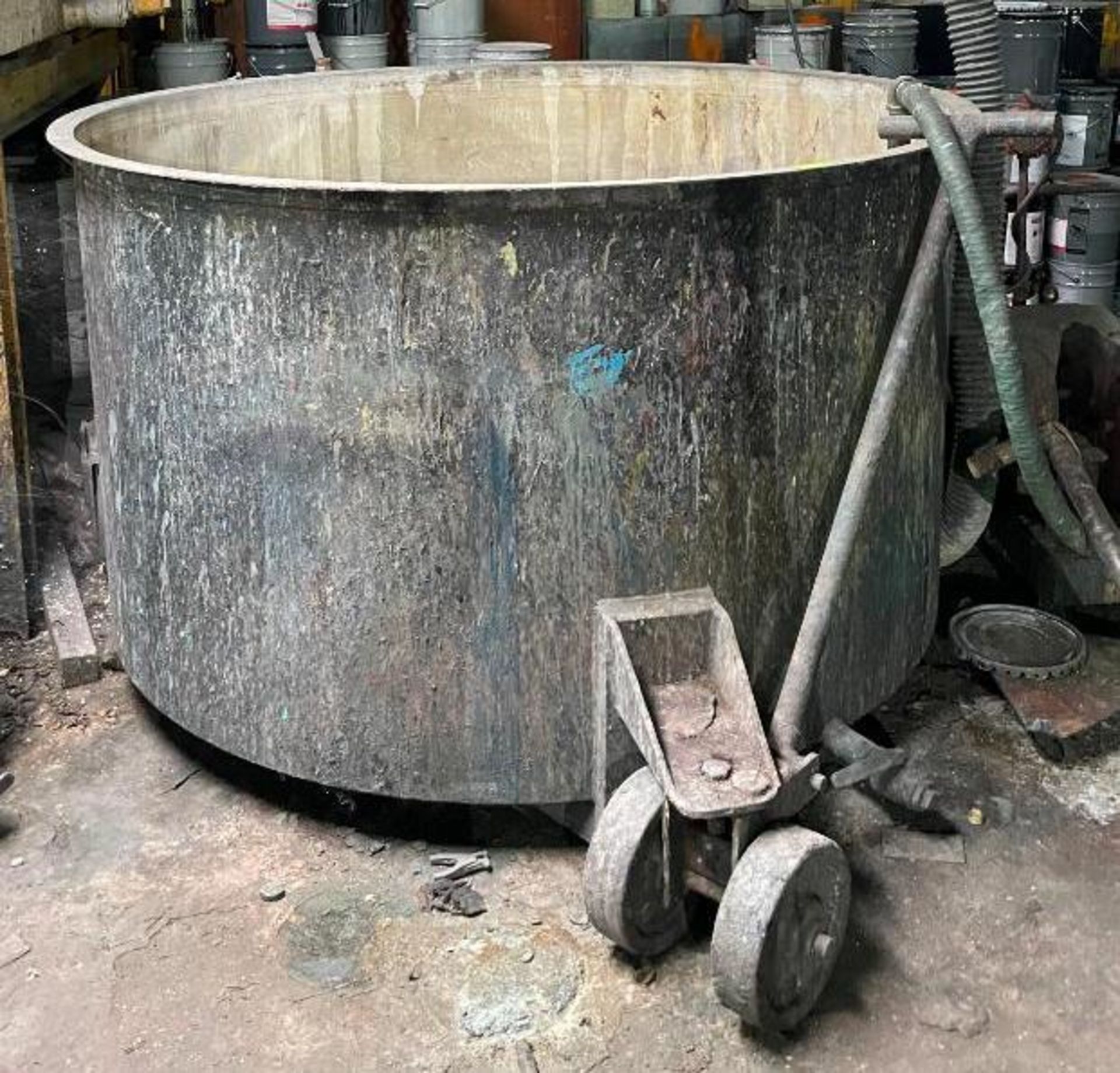 ROUND PROCESS TANK ON CASTERS SIZE: 84"X48"T LOCATION: MIXER ROOM QTY: 1