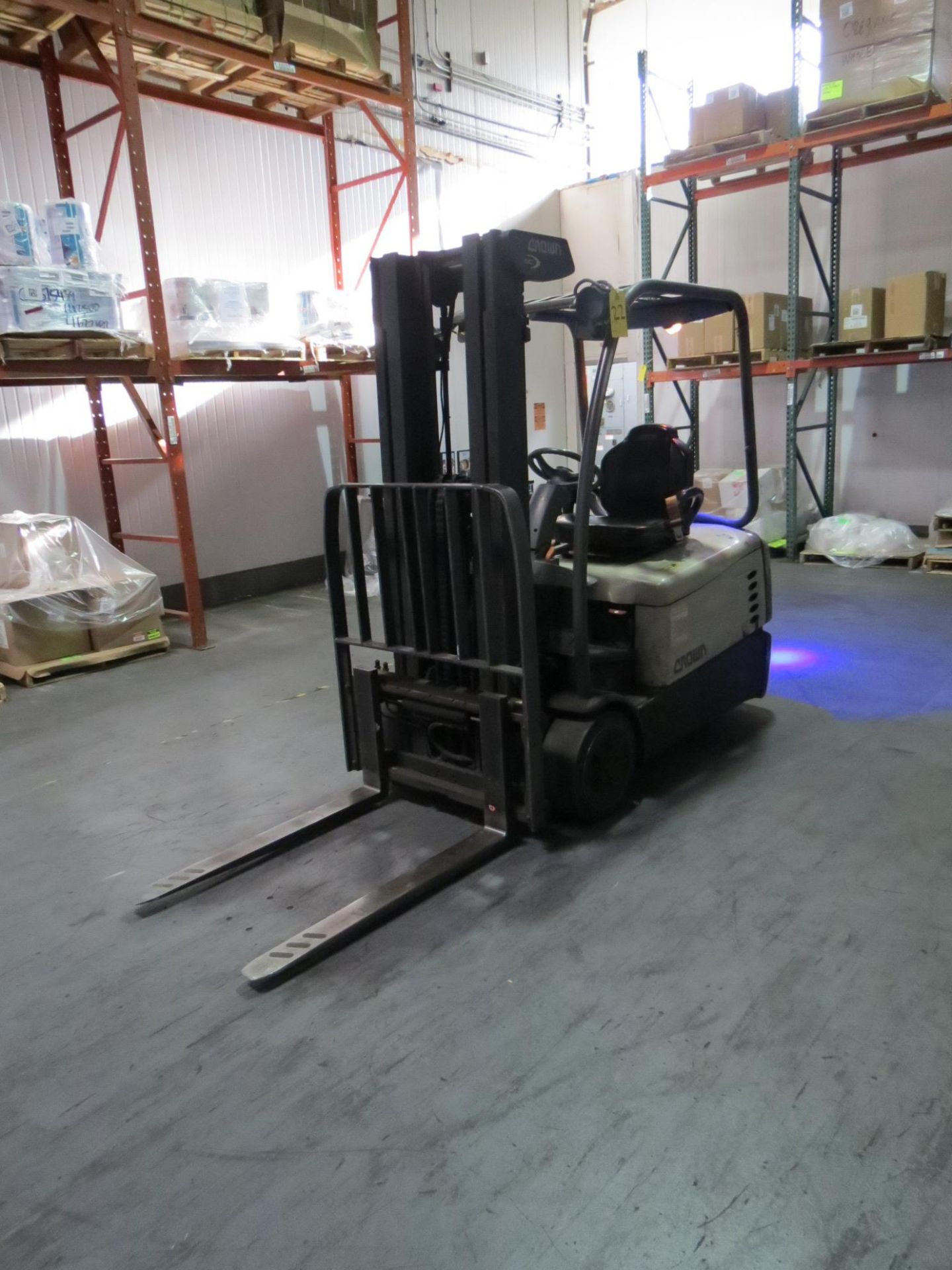 Crown SC200 Series Electric Sit Down Forklift, SN: 9A1925-45 with VFORCE V-HFE Series Battery - Image 2 of 9