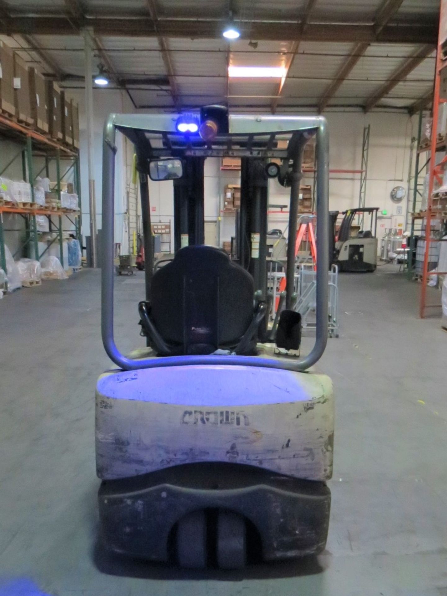 Crown SC200 Series Electric Sit Down Forklift, SN: 9A1925-45 with VFORCE V-HFE Series Battery - Image 5 of 9