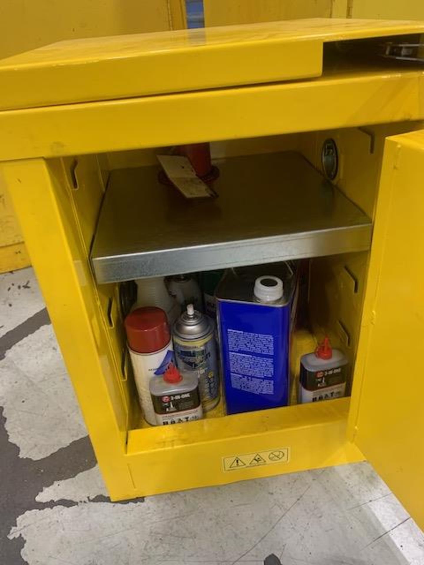 Condor Flammable Liquid Storage Cabinet, 4 Gallon - Image 3 of 6