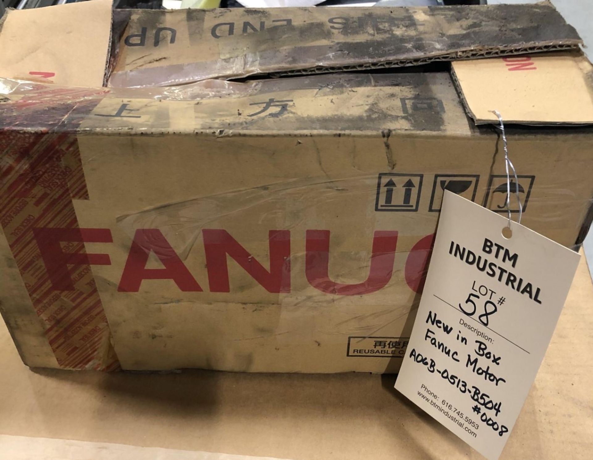 NEW IN BOX Fanuc AC Servo Motor, A06B-0513-B504 #0008 - Image 4 of 5