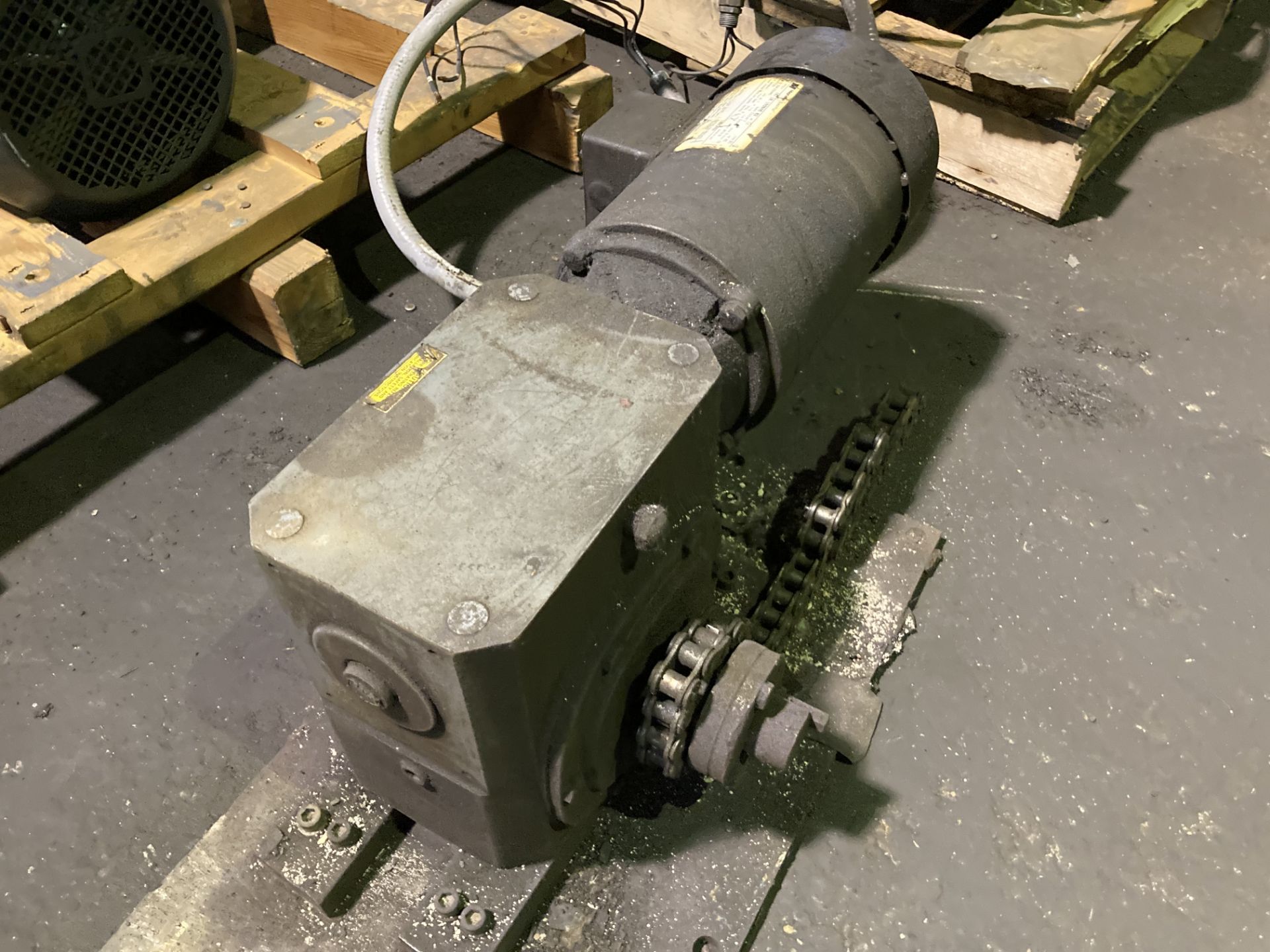 1 HP Motor with Gear Reducer - Image 2 of 4