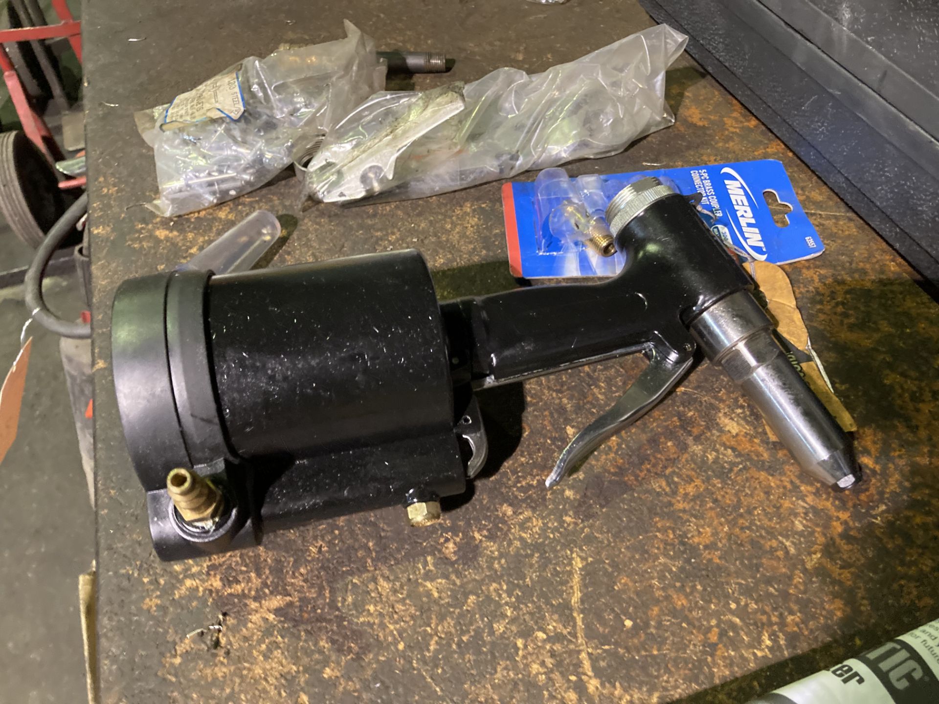 1/4" Air Hydraulic Riveter - Image 2 of 5