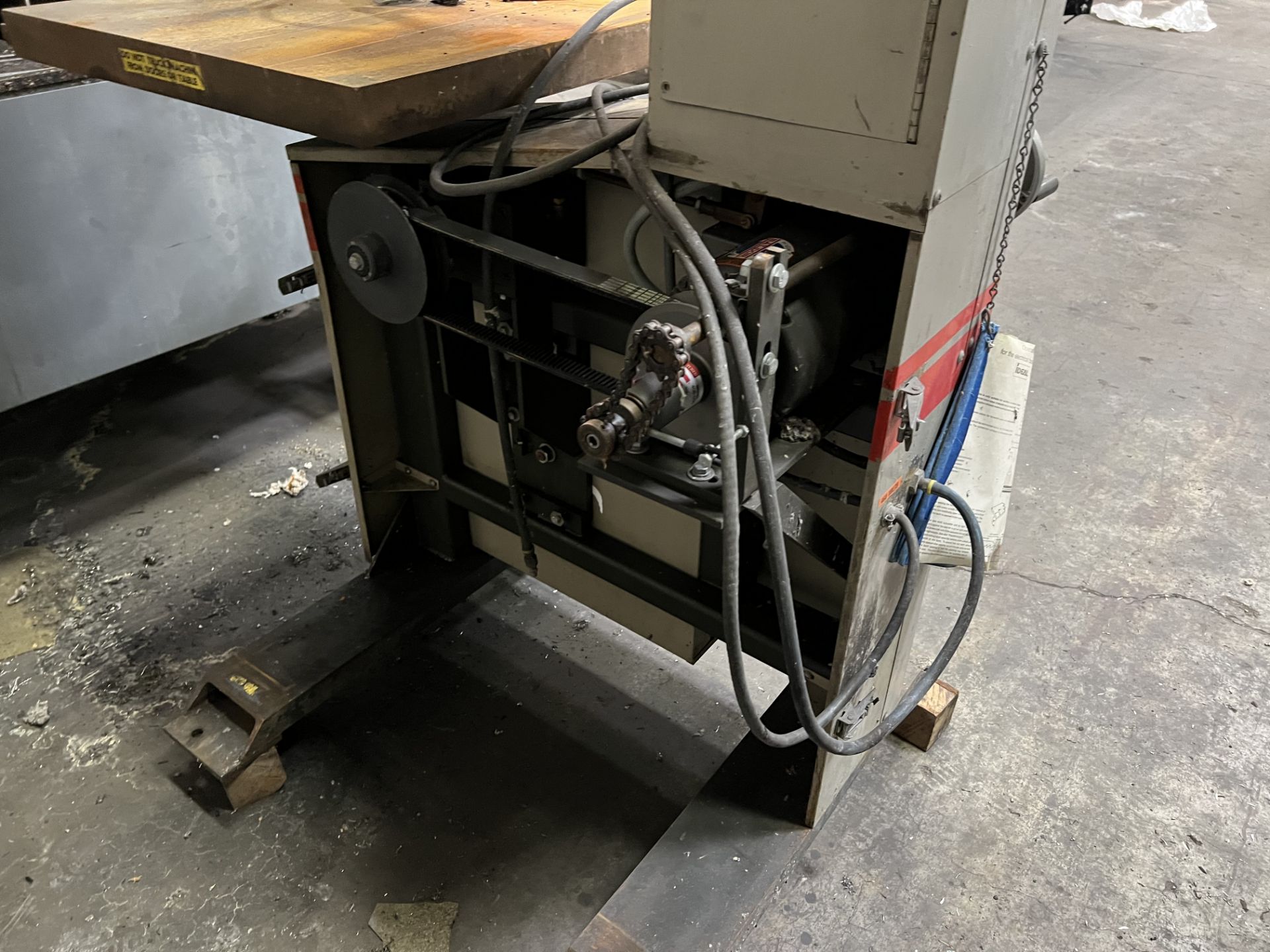 20" Wells Vertical Band Saw #V20 - Image 5 of 14