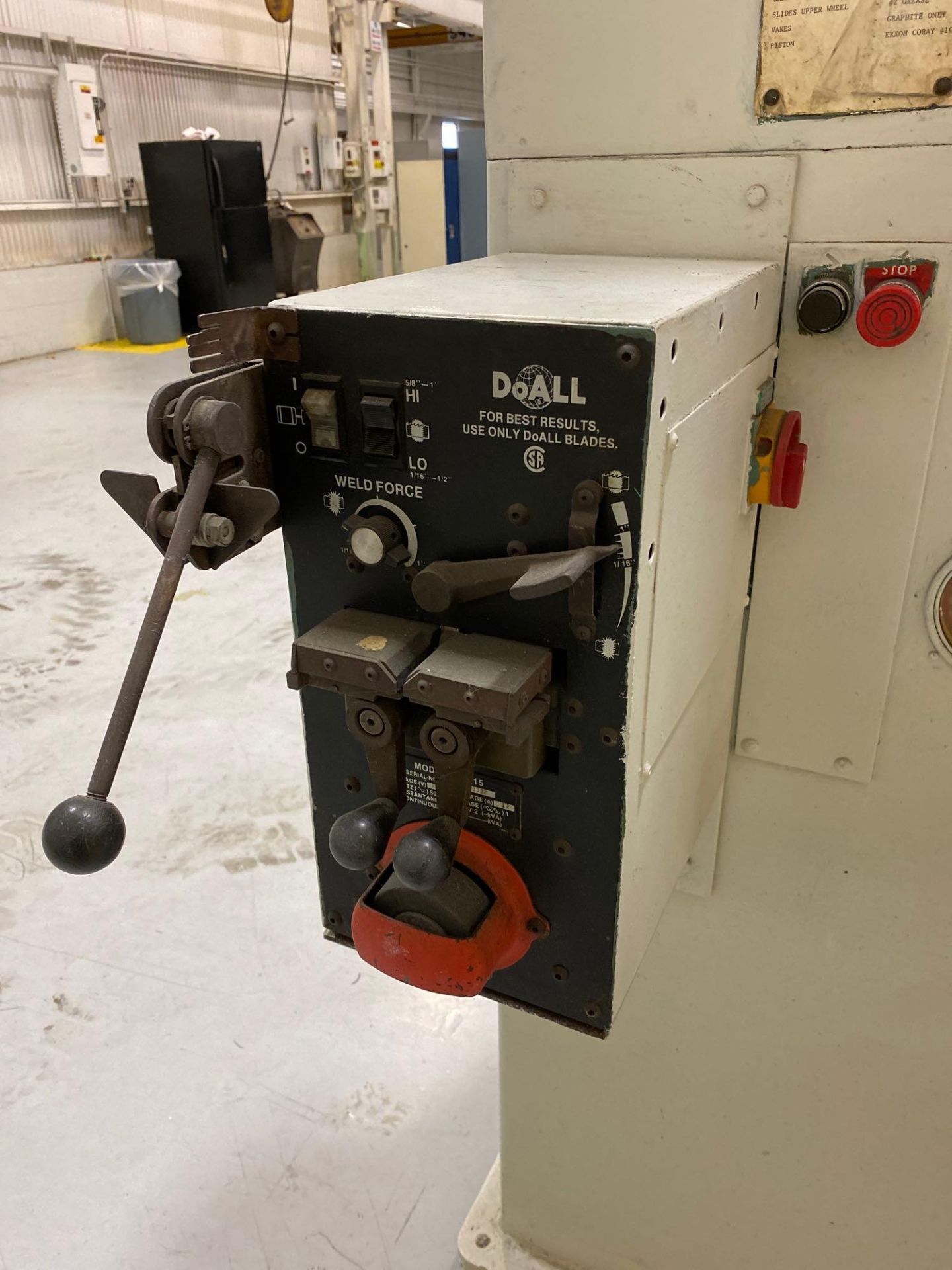 36in DoAll Vertical Bandsaw #36-2A - Image 2 of 7