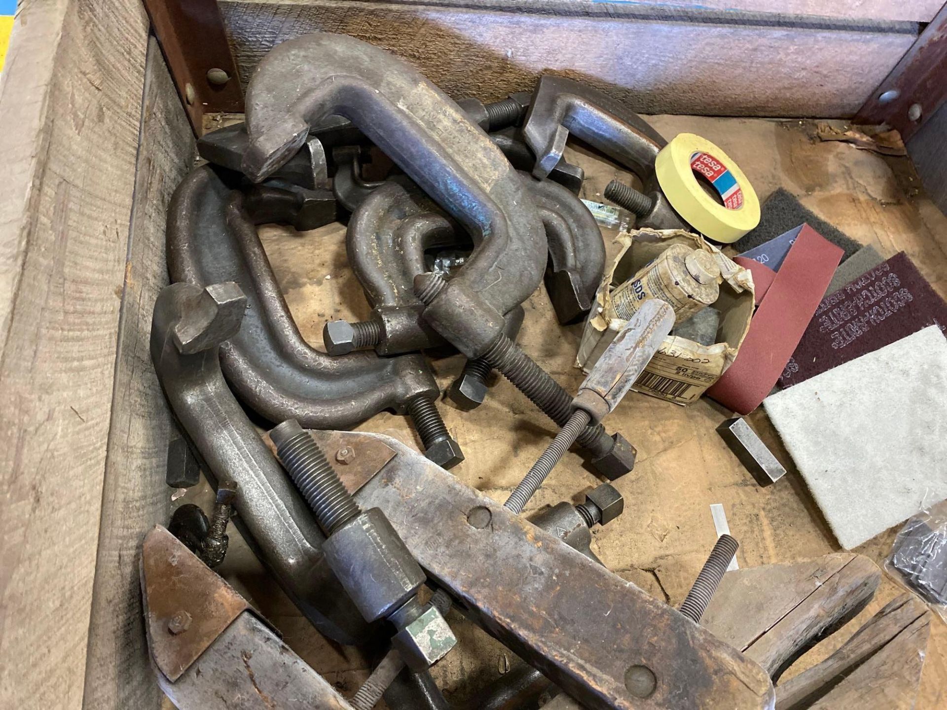 Lot of heavy duty C-clamps and wood clamps - Image 2 of 5