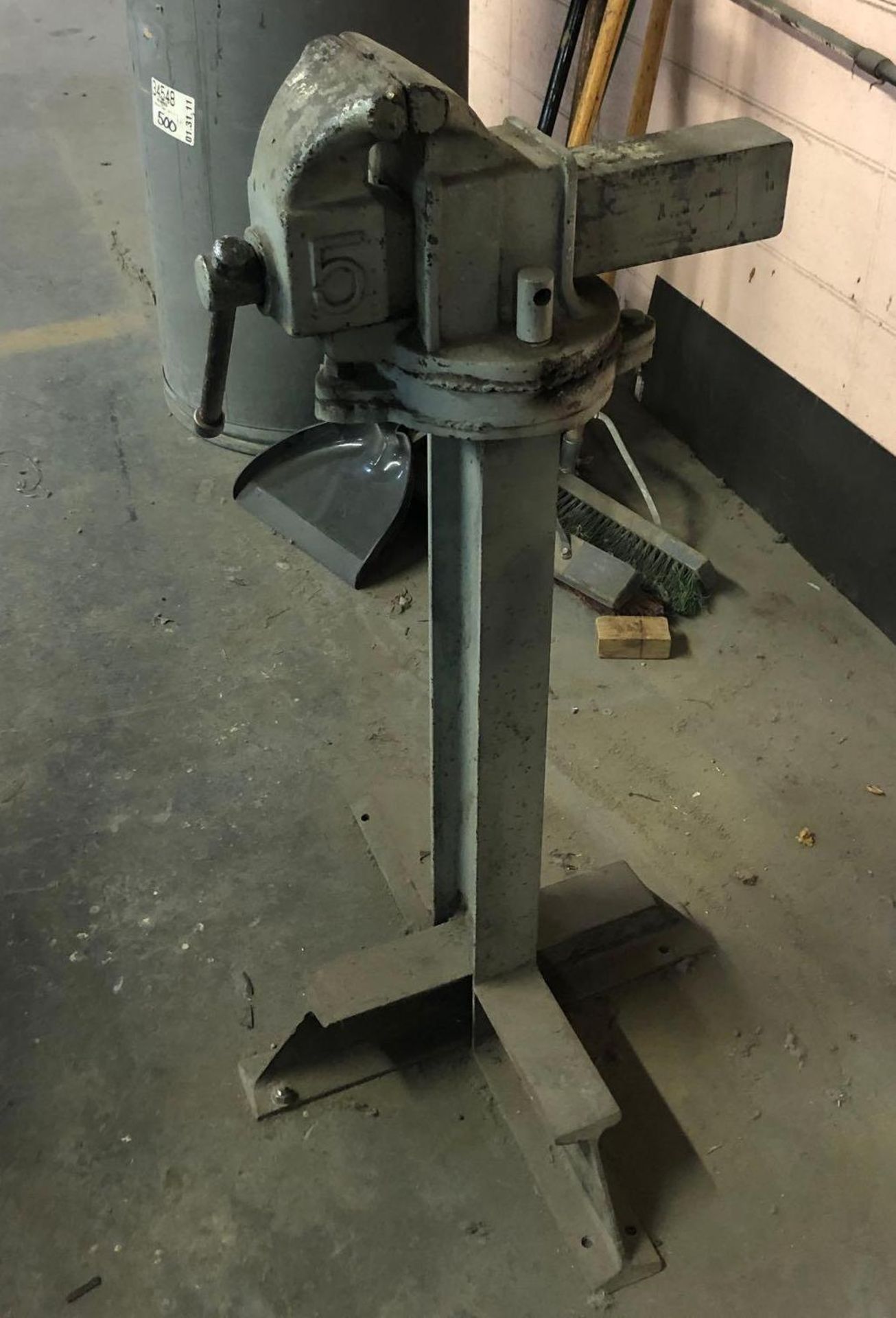 5" Bench Vise mounted on Steel Stand - Image 2 of 3