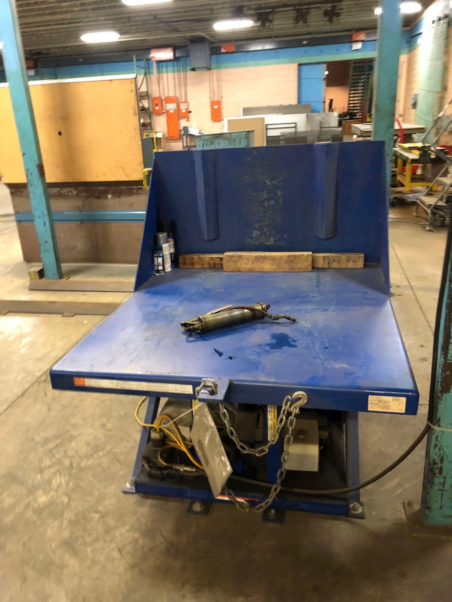 Vestil 90 Degree Lift Table *NEW 2014* - Image 2 of 5