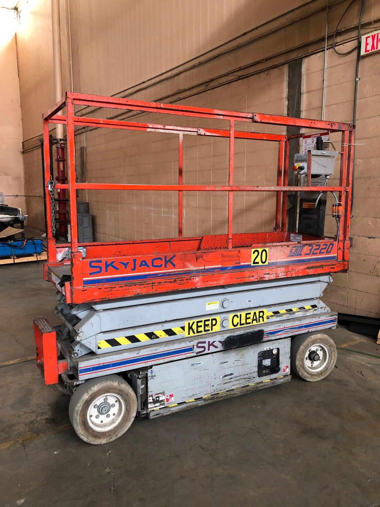 SkyJack SJIII 3220, Platform Lift - LATE RELEASE DATE