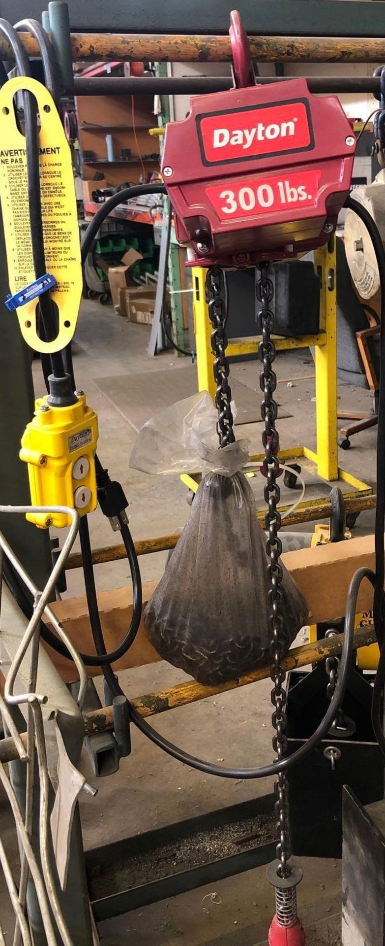 Dayton 300 Lb Electric Chain Hoist