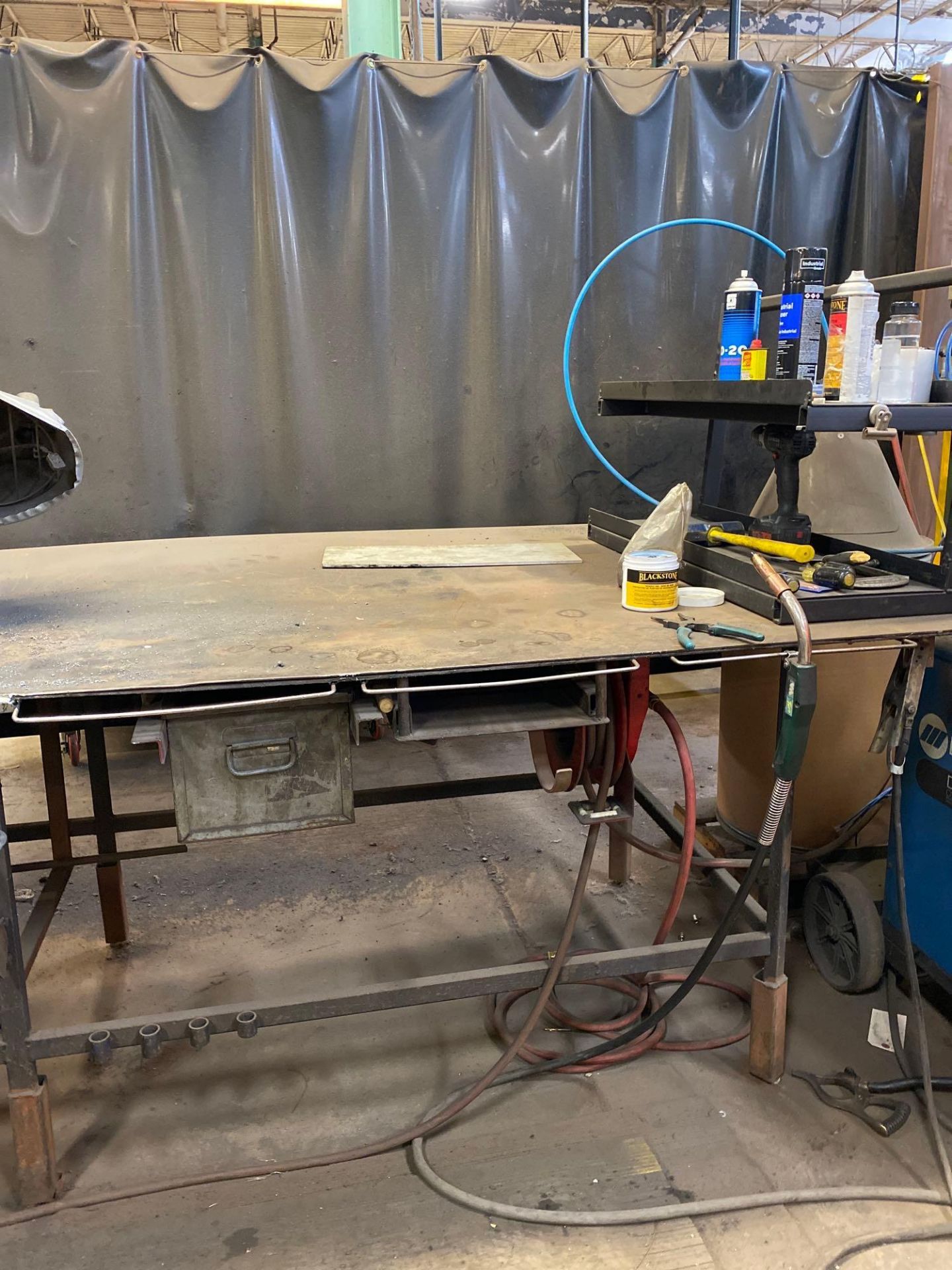 4' X 10' STEEL TOP TABLE - NO CONTENTS ON TOP OF TABLE - Image 5 of 5