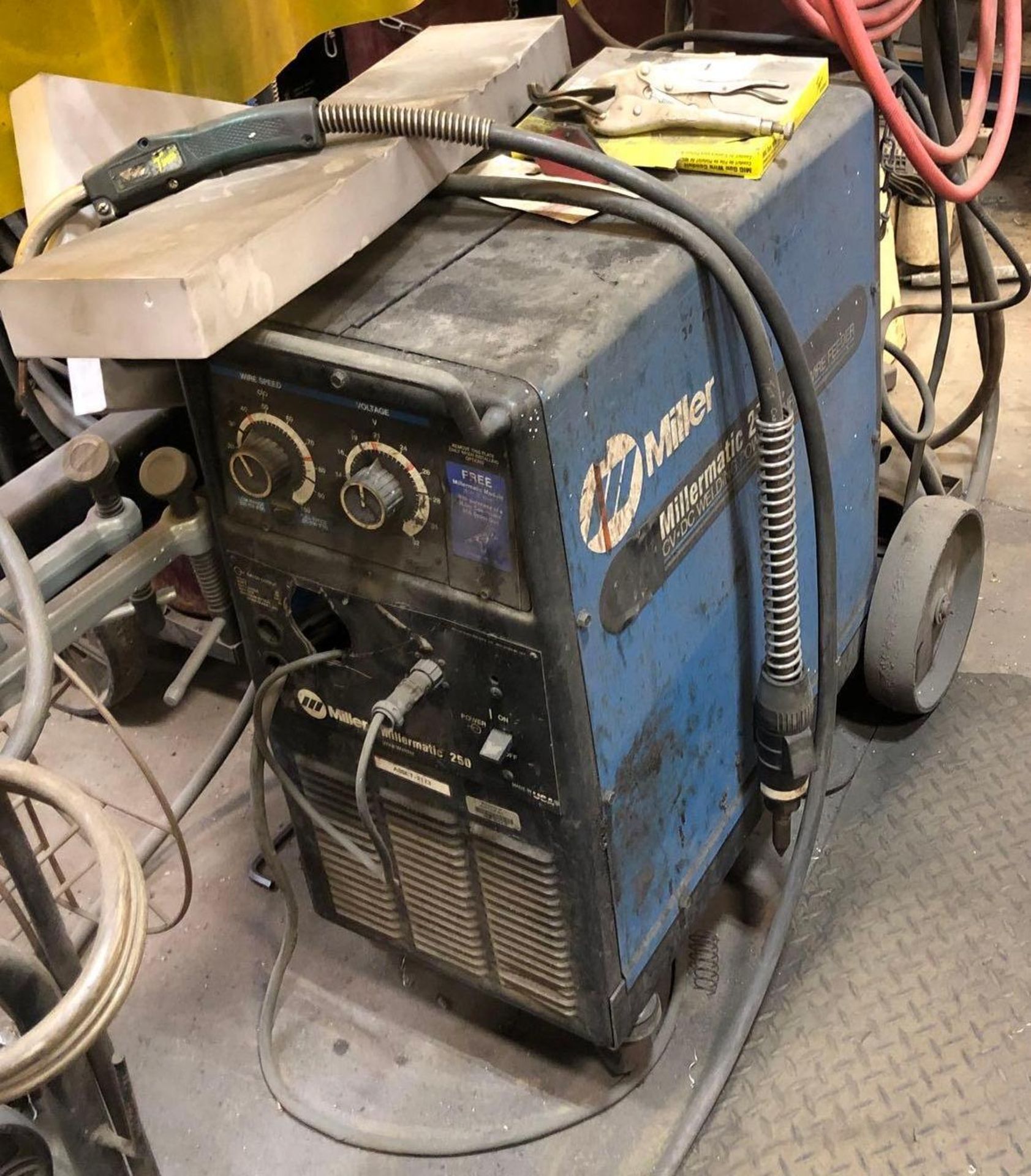 Miller Millermatic 250 Wire Welder on Wheels s/n KI096964"