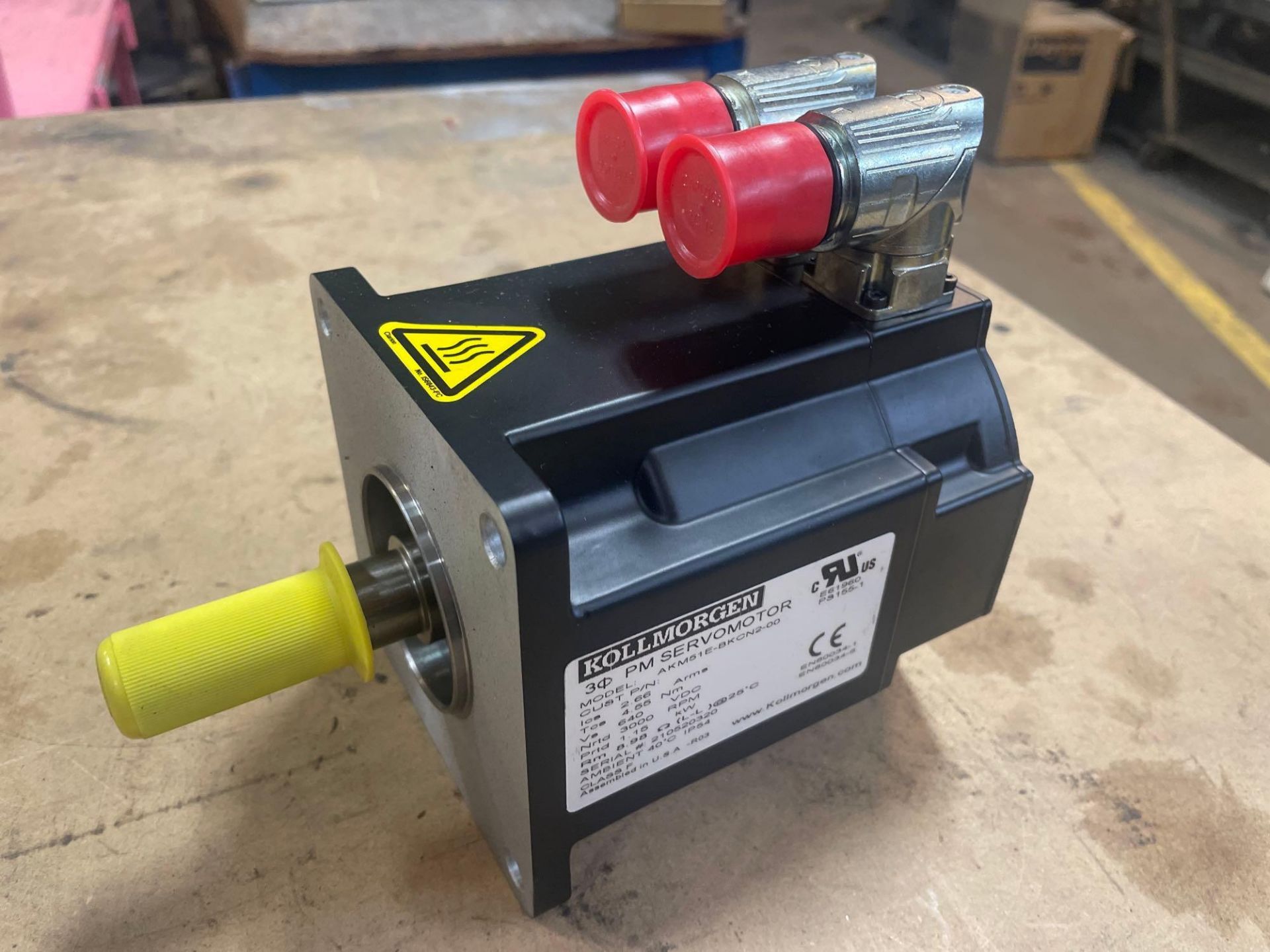 Kollmorgen PM Servomotor, M/N: AKM51E-BKCN2-00