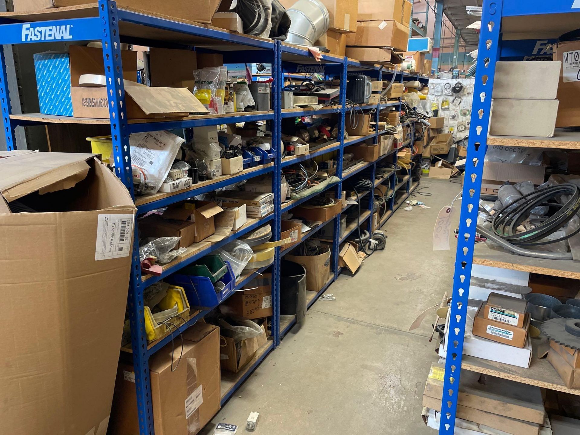 Fastenal Heavy Duty Teardrop Shelving