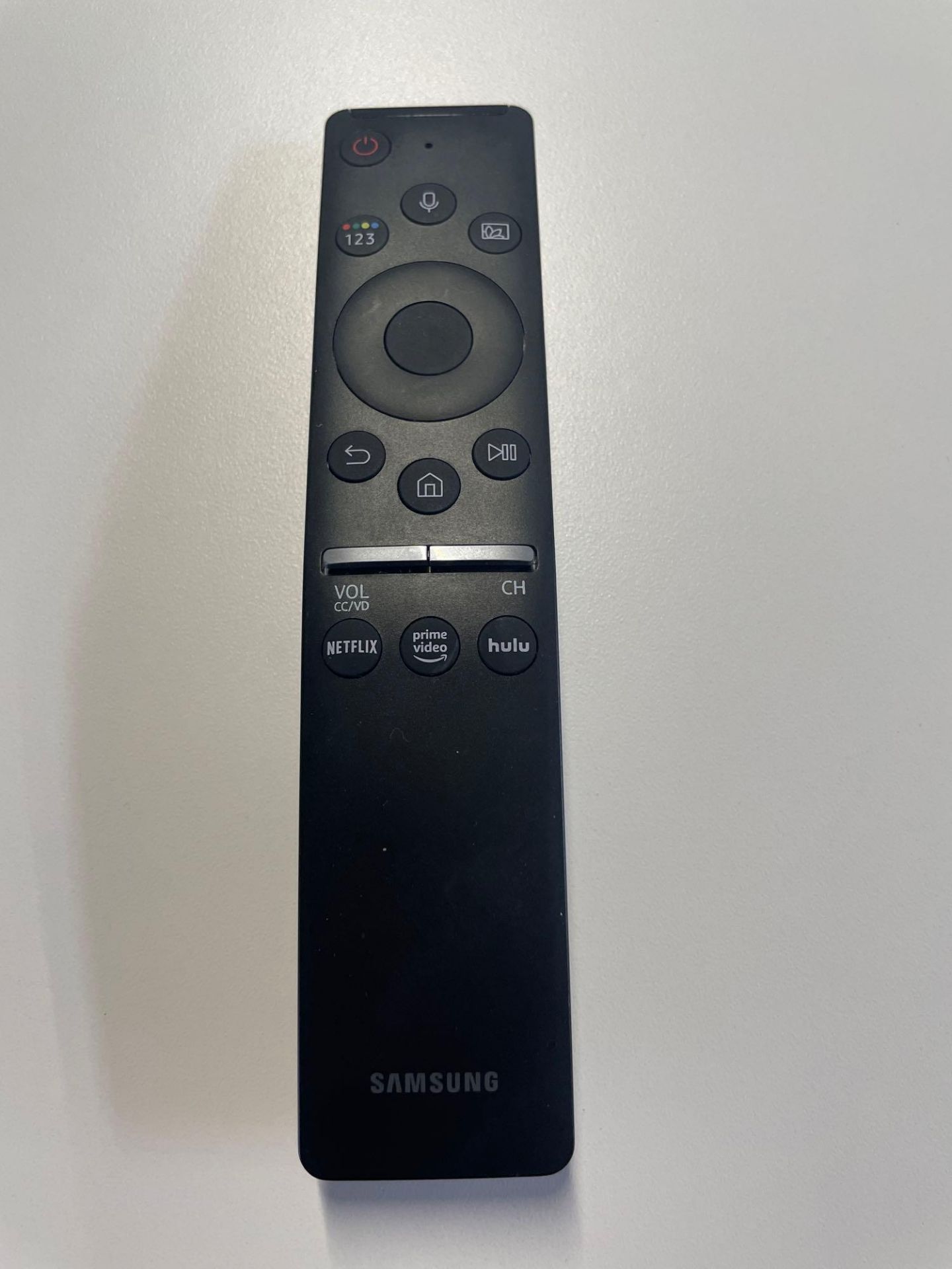 Samsung TV with Mount/Remote - Image 4 of 4