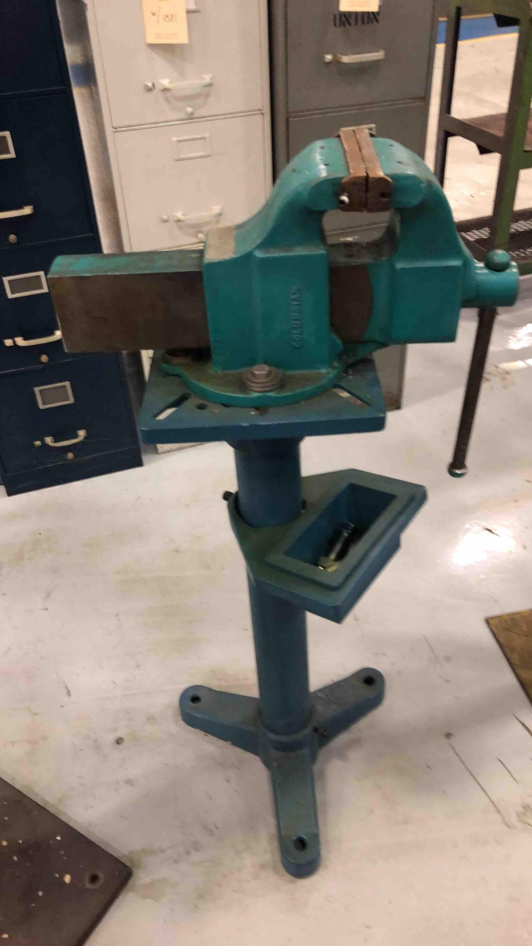 Lot of (2) Vise on Stand w/Fostoria Work Light - Image 2 of 6
