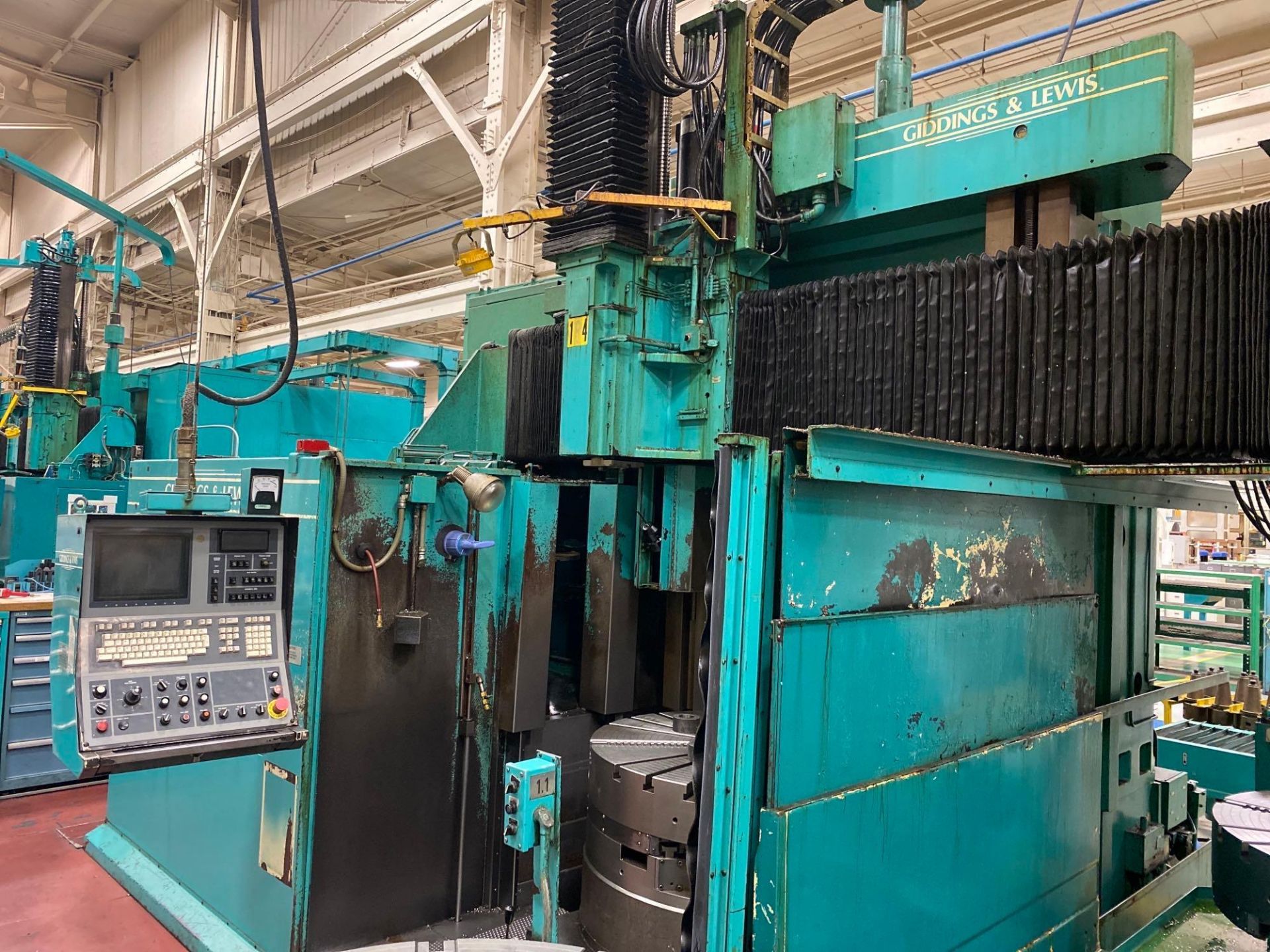 48in Giddings & Lewis 48VTC CNC VTL w/ 30 ATC, Cat 60 Taper, G&L 8000 Controller - Image 14 of 14