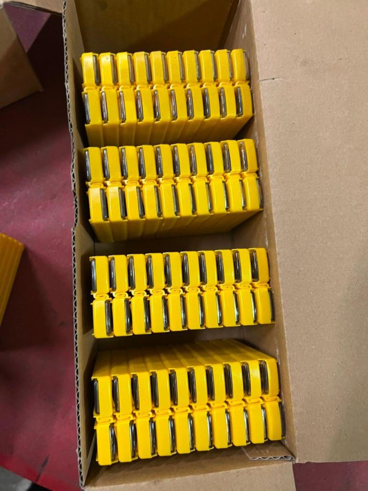 Lot of (1100) Kennametal CCMT120408MP Carbide Inserts - Image 4 of 5