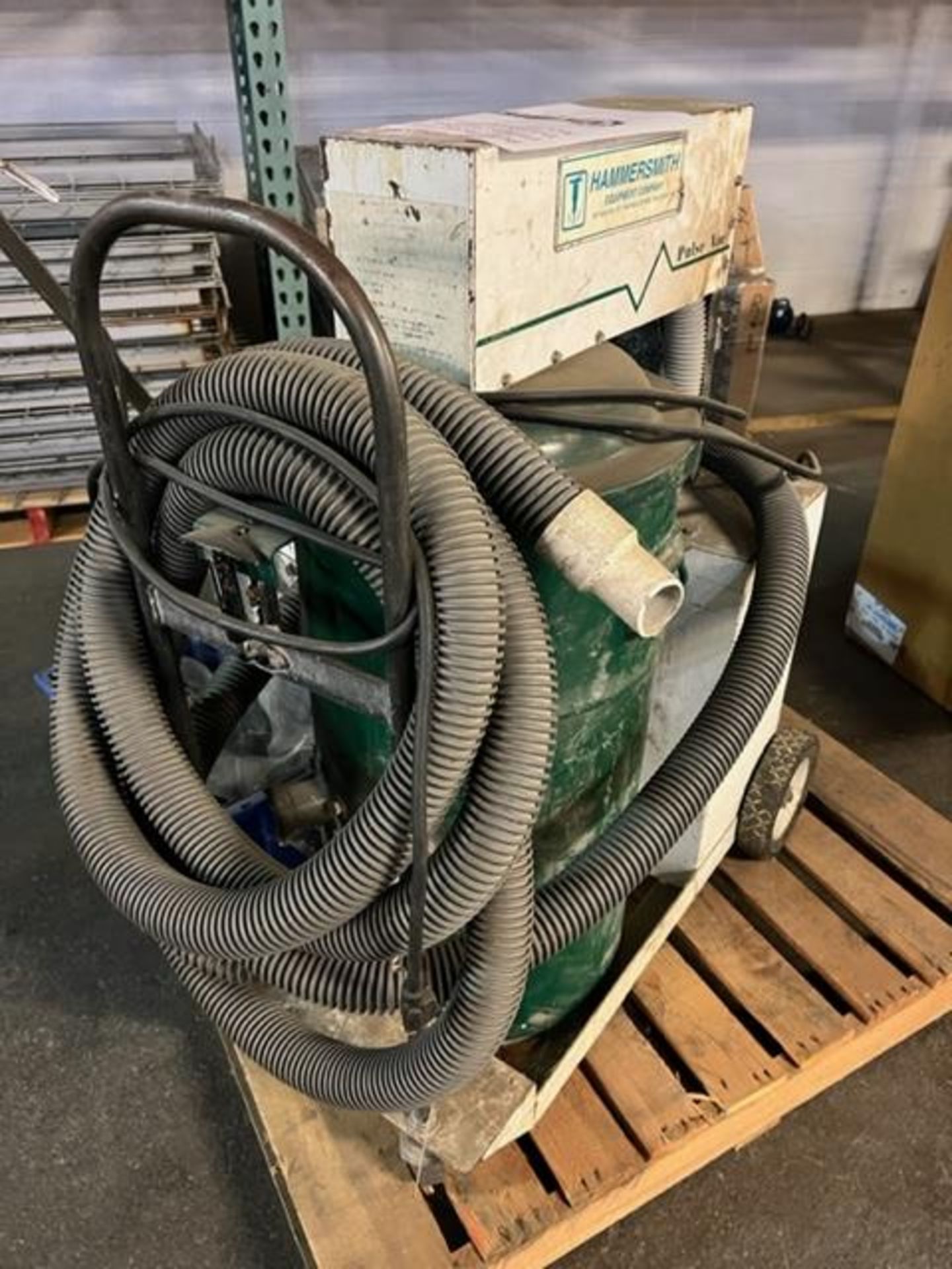 B W Manufacturing Pulse Vac Unit, 115V, on Cart - Image 2 of 5