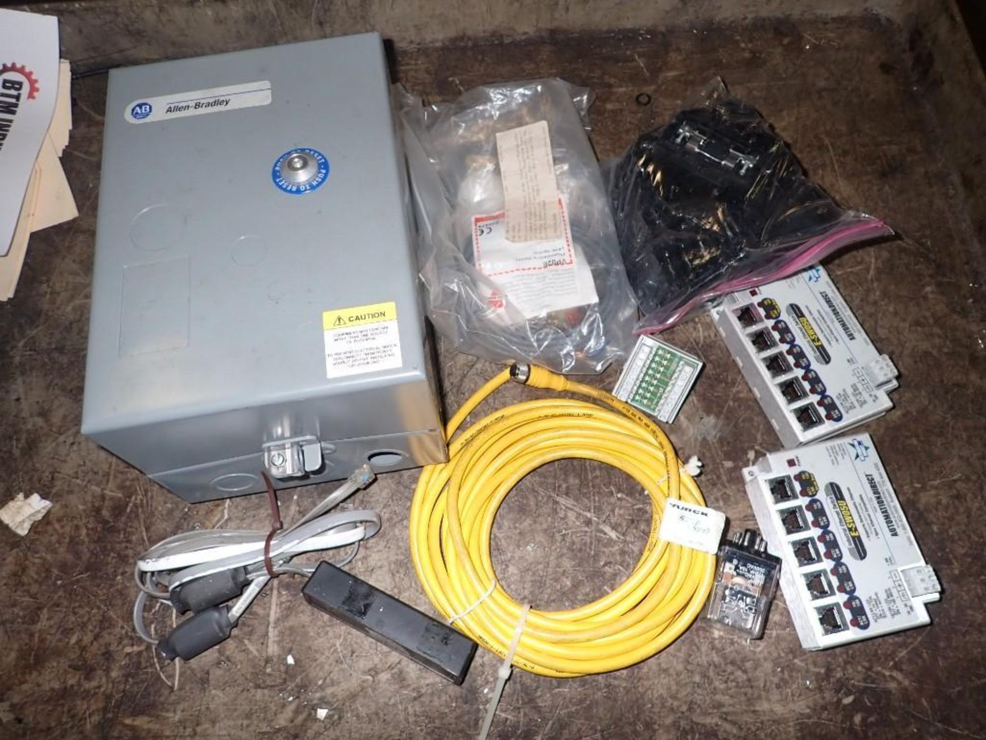 Lot of Misc Electrical Items