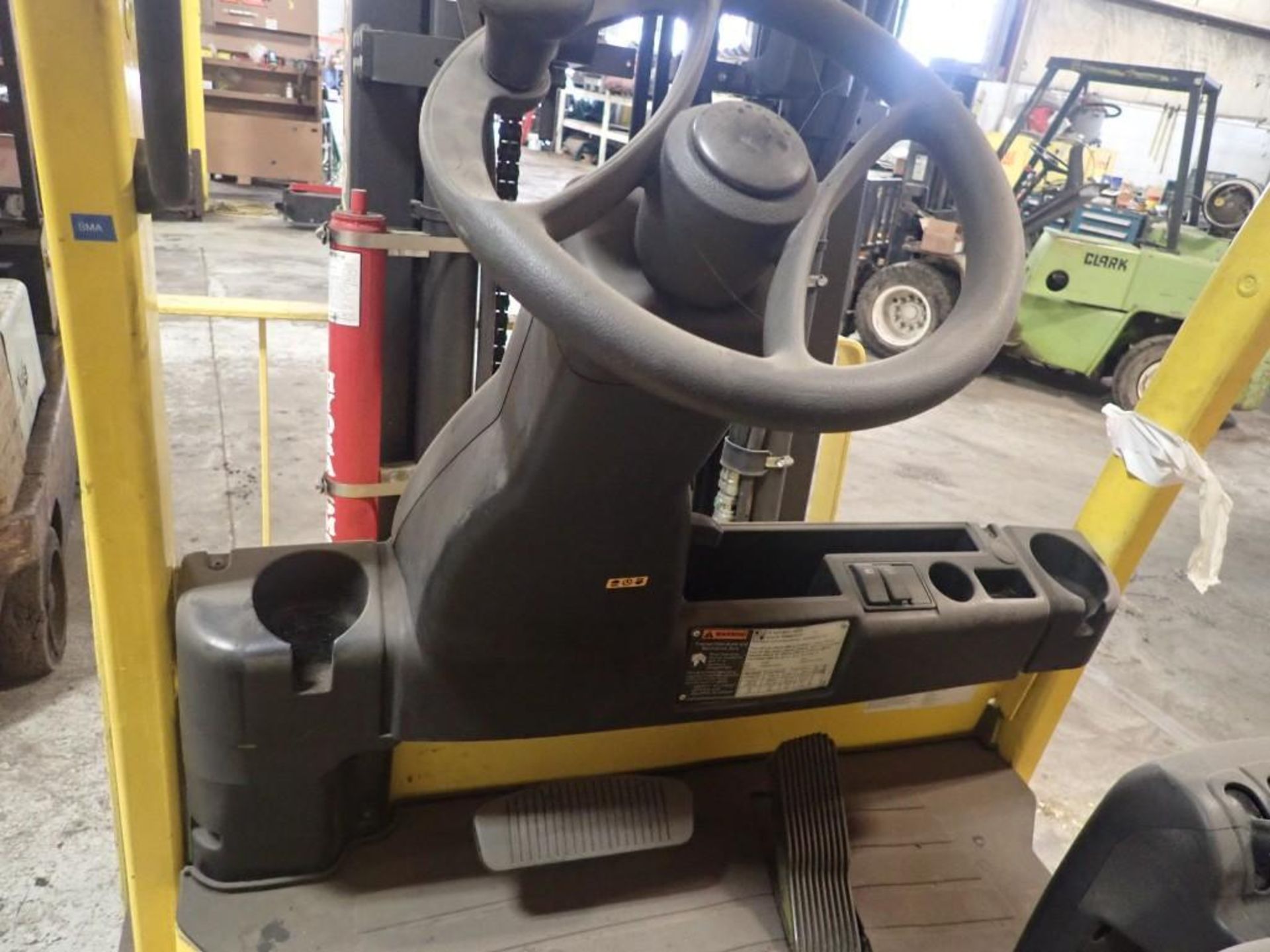 *NEW 2014* 8,000 Lb Hyster Electric Foklift *LOW HOURS* - Image 7 of 11