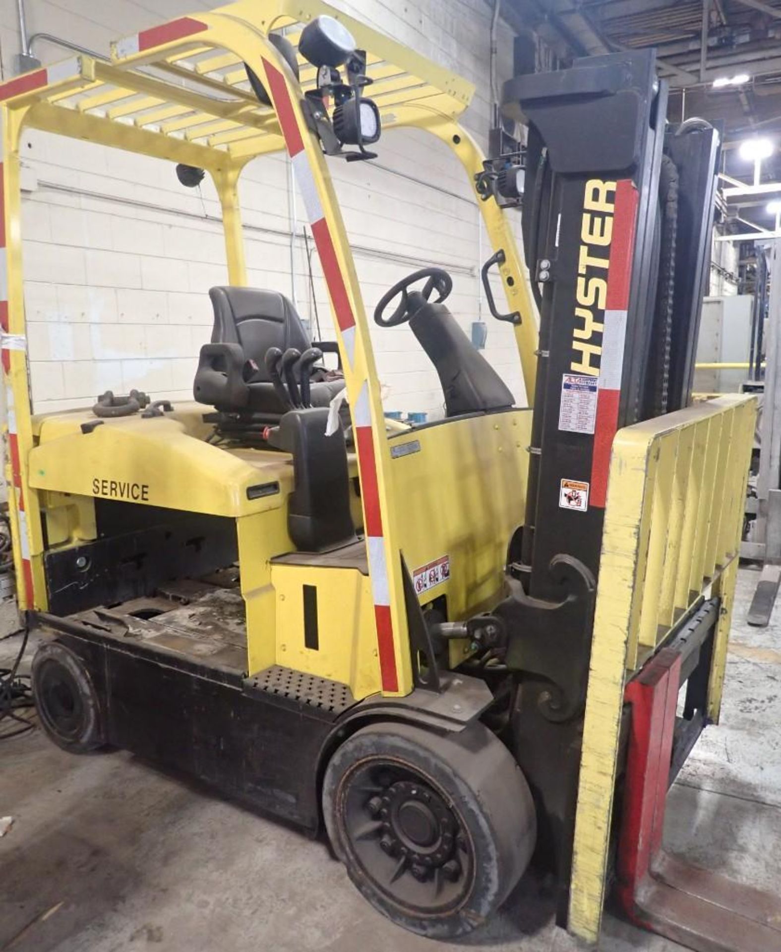 *NEW 2014* 8,000 Lb Hyster Electric Foklift *LOW HOURS* - Image 4 of 11