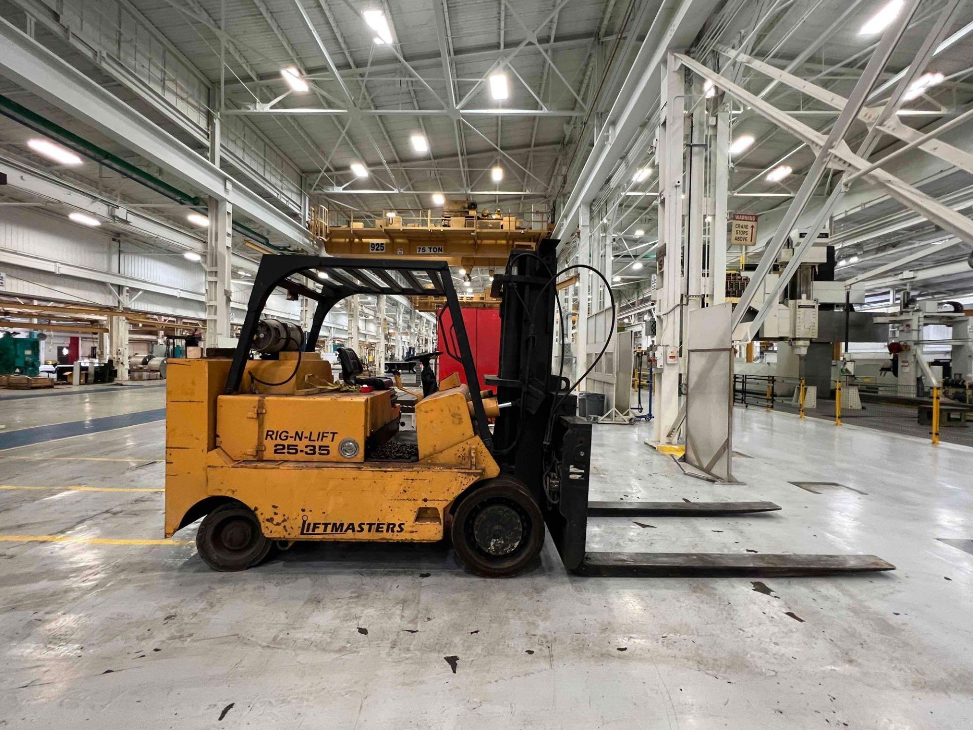 *NEW 2009* Royal 25/35 Rig-N-Lift Forklift - Image 3 of 14