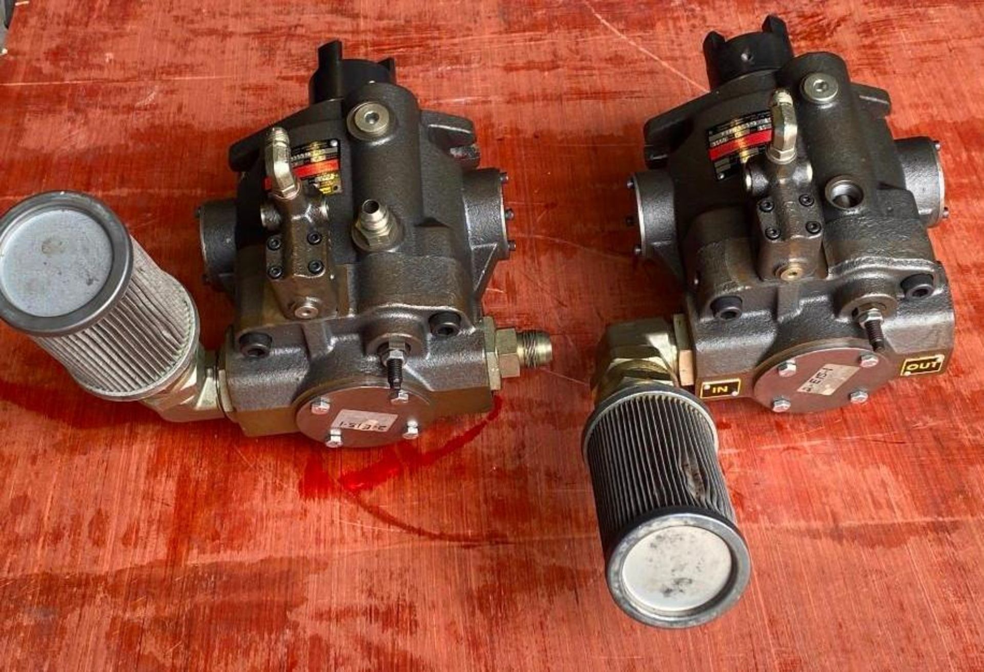 Lot of (2) Parker #PVP23303R2VM20 Hydraulic Pumps - Image 2 of 4