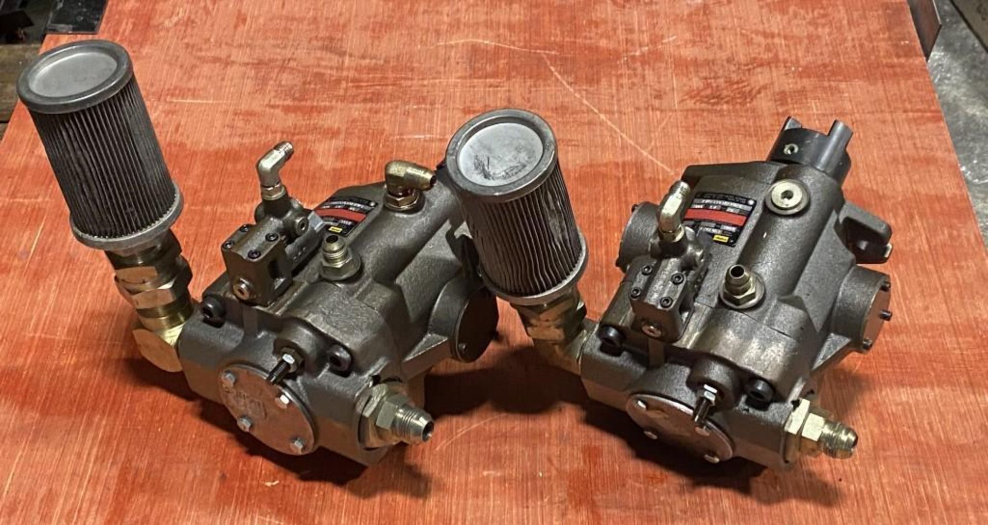 Lot of (2) Parker #PVP23303R2VM20 Hydraulic Pumps - Image 2 of 4
