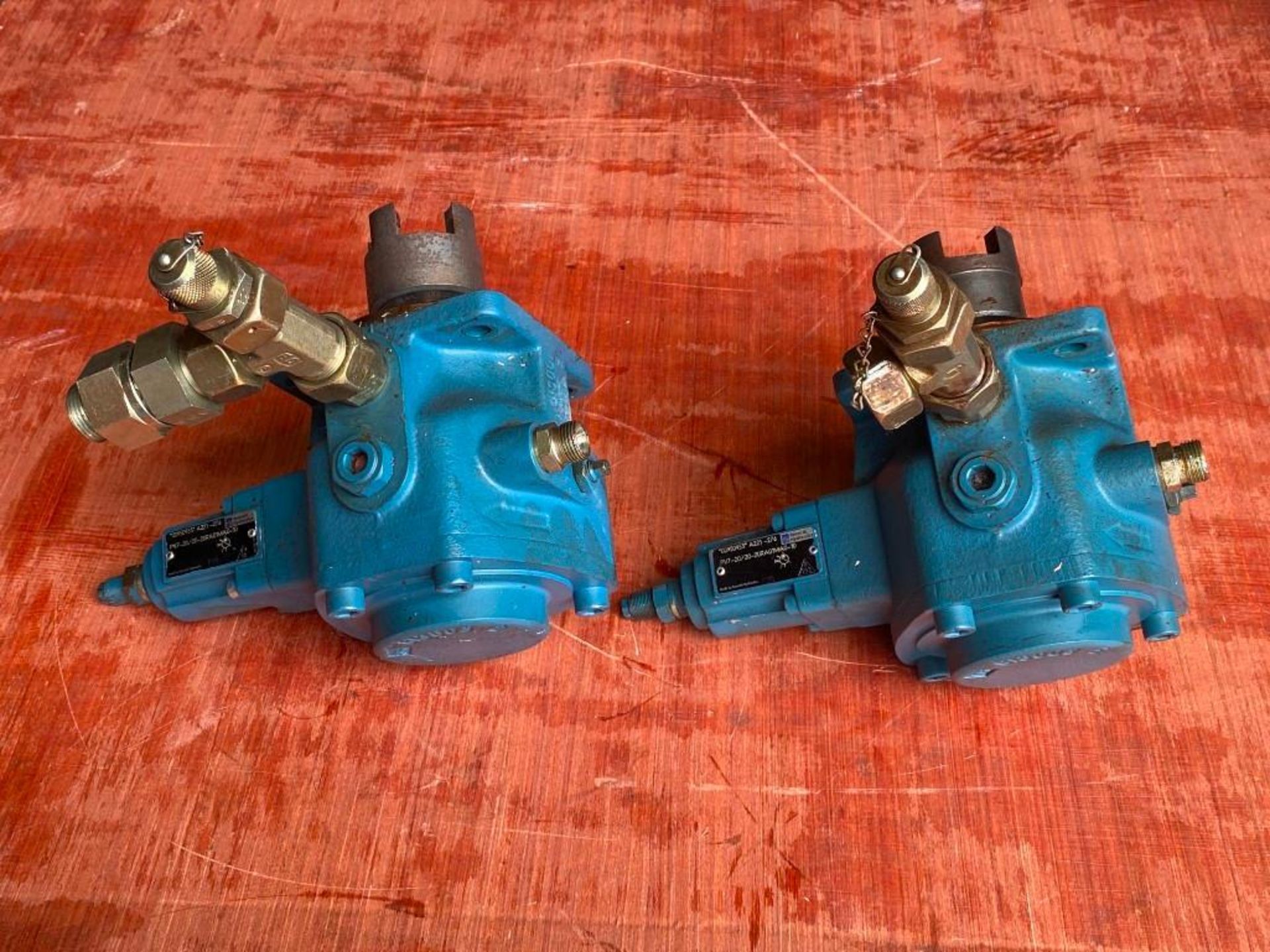 Lot of (2) Rexroth #PV7-20/20-20RA01MA0-10 Hydraulic Pumps