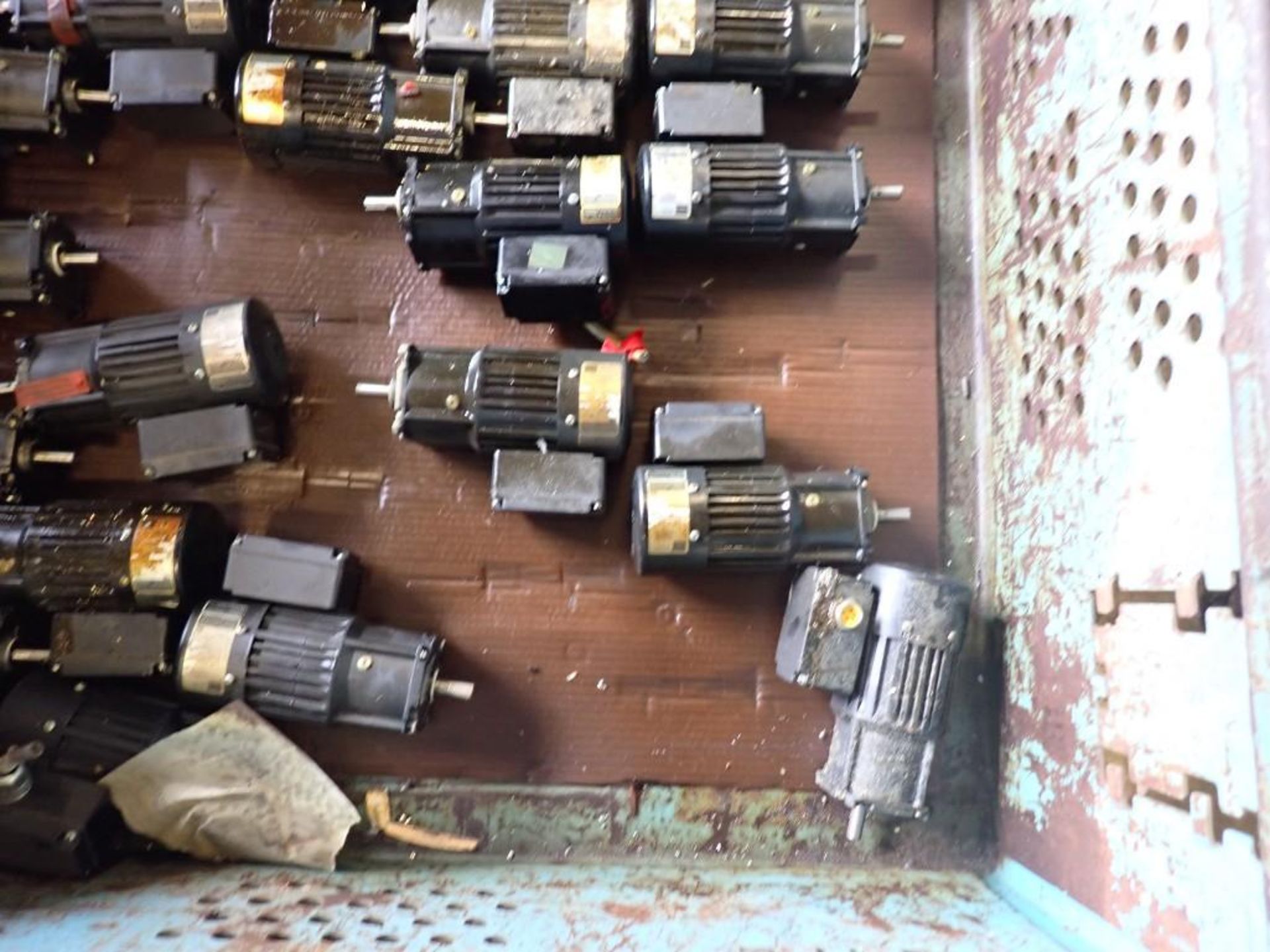 Large Lot of Bodine Gear Motors - Image 3 of 6