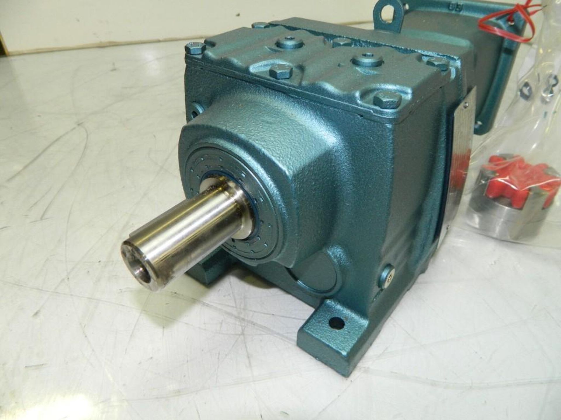 NEW Sew Eurodrive Speed Reducer Gearbox - Image 2 of 5