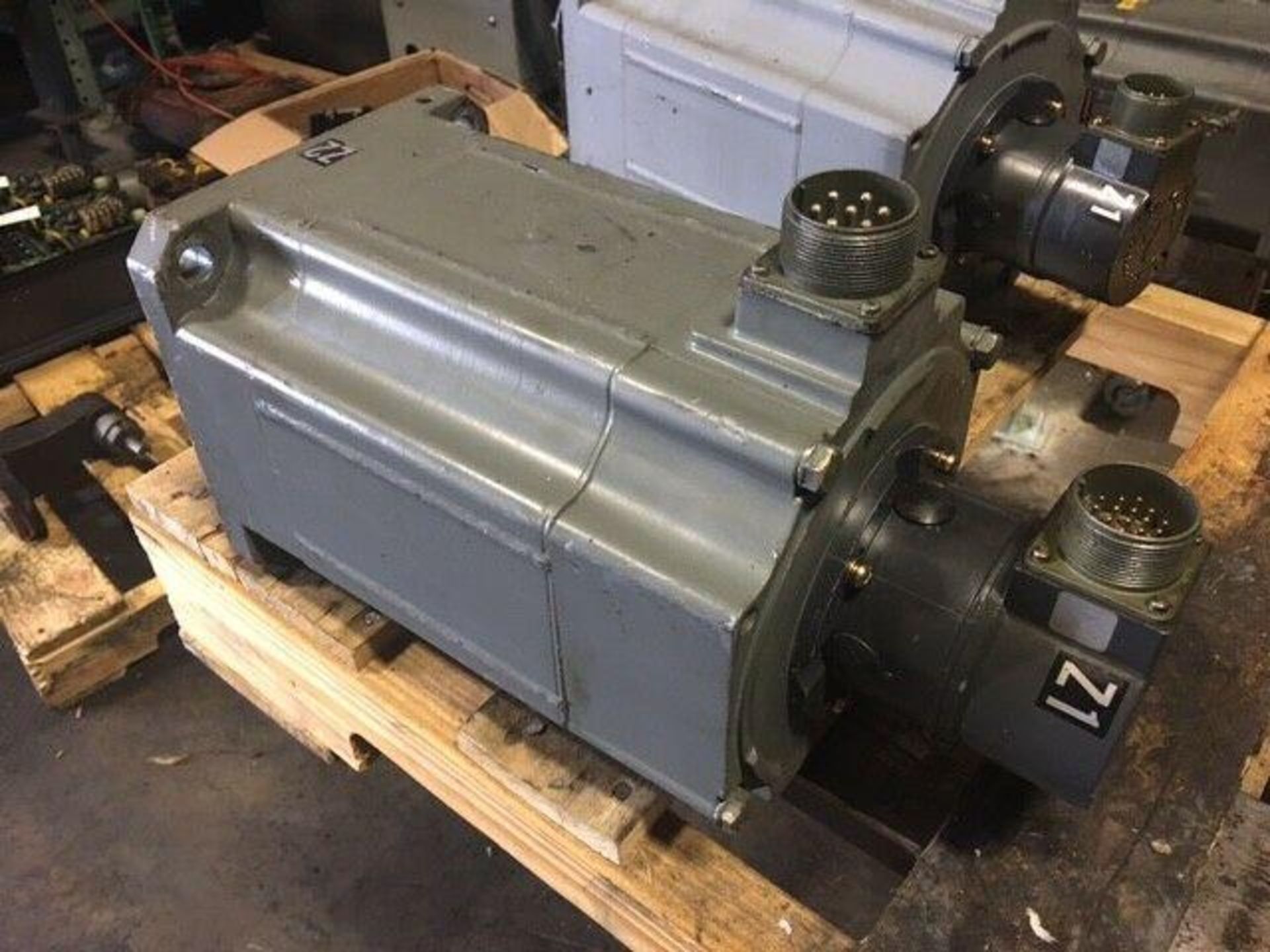 Lot of (4) Mitsubishi AC Servo Motors, # HA 200CS w/ Encoders OSE 5KN-6-12-108 - Image 2 of 6