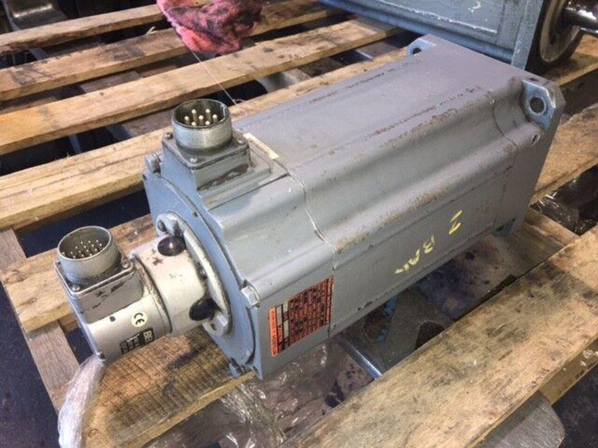 Mitsubishi AC Servo Motor, # HA300CS w/ Encoder - Image 3 of 6