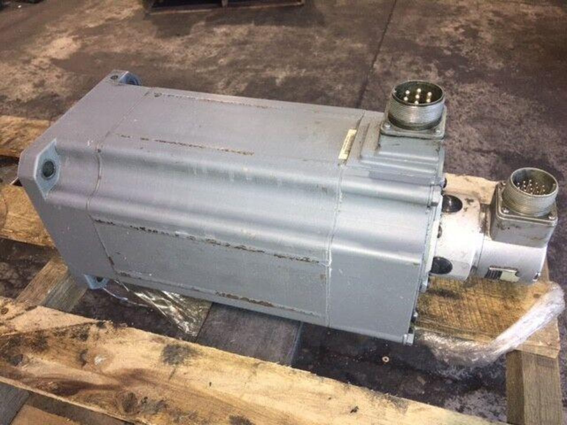 Mitsubishi AC Servo Motor, # HA300CS w/ Encoder - Image 4 of 6