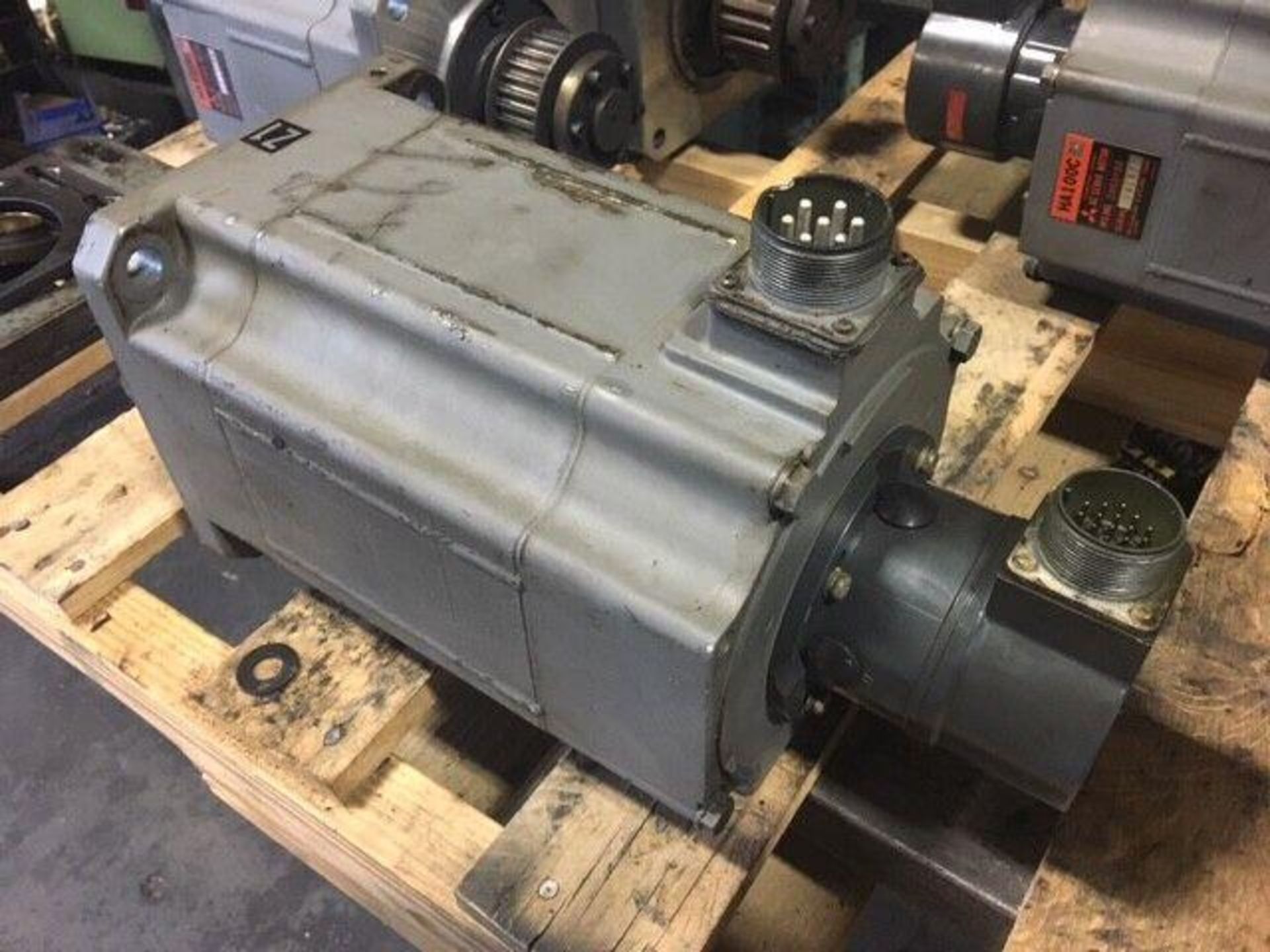 Mitsubishi AC Servo Motor, # HA 200CS w/ Encoder OSE 5KN-6-12-108 - Image 3 of 7