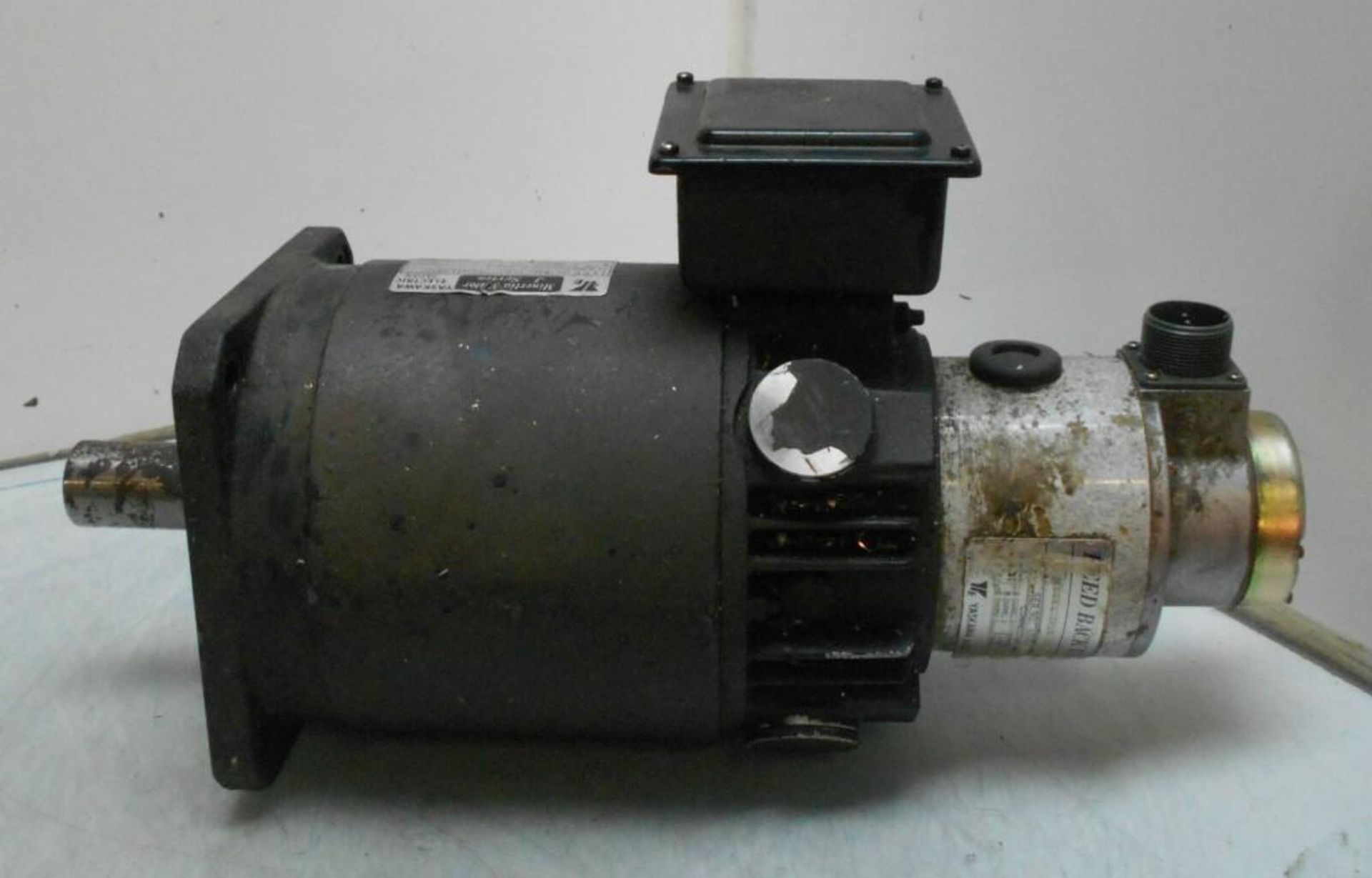 Lot of (8) Yaskawa #UGJMED-80MA20F Servo Motor w/ TFUE-25ZC7 - Image 4 of 6