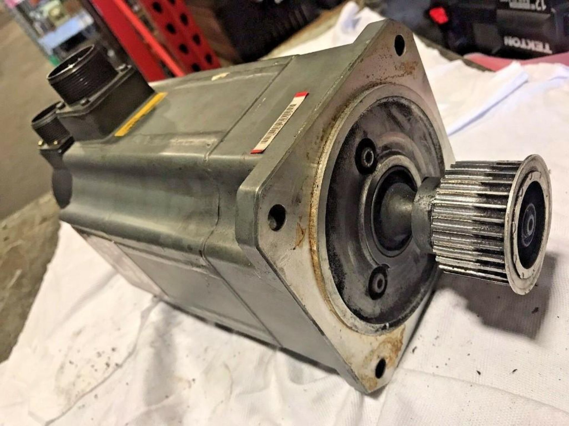 Mitsubishi AC Servo Motor, # HA83C-SD5 w/ Encoder OSE 5K-6-12-108 - Image 3 of 6