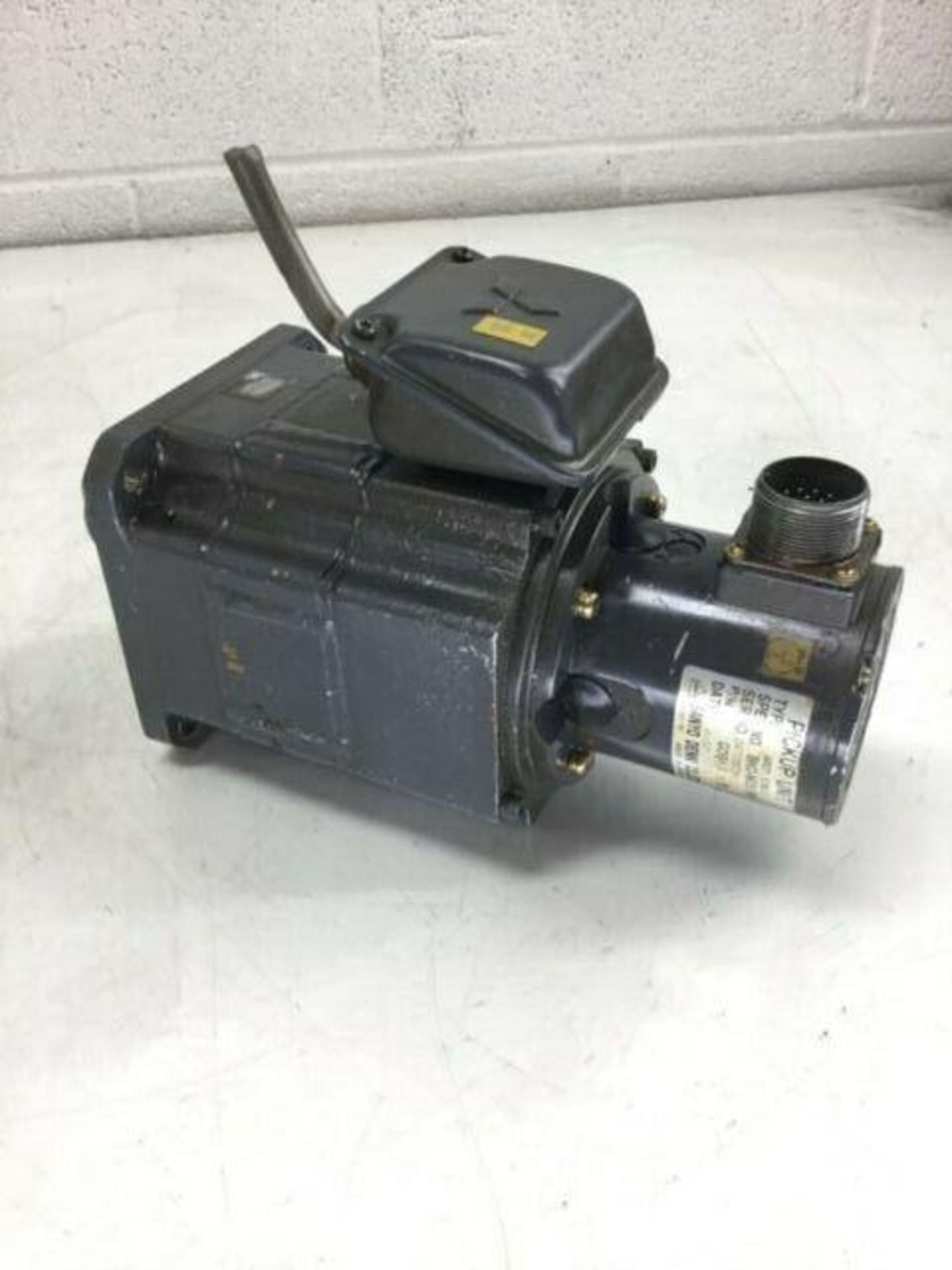 Lot of (2) Mitsubishi AC Servo Motor w/ Sanyo Denki Pickup Unit - Image 3 of 7