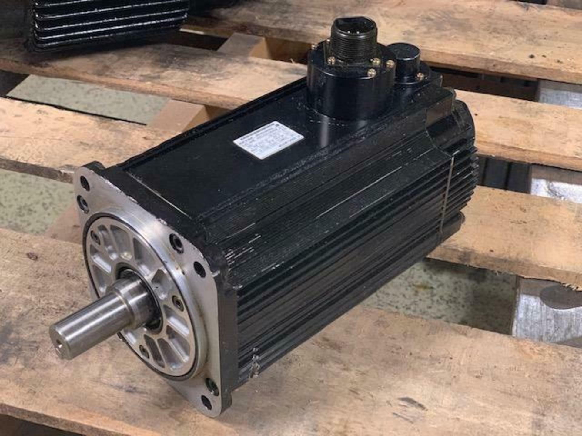 Yaskawa #SGMKS-13A5V-BK22-B AC Servo Motor, UTSAH-B17CL10 - Image 2 of 7