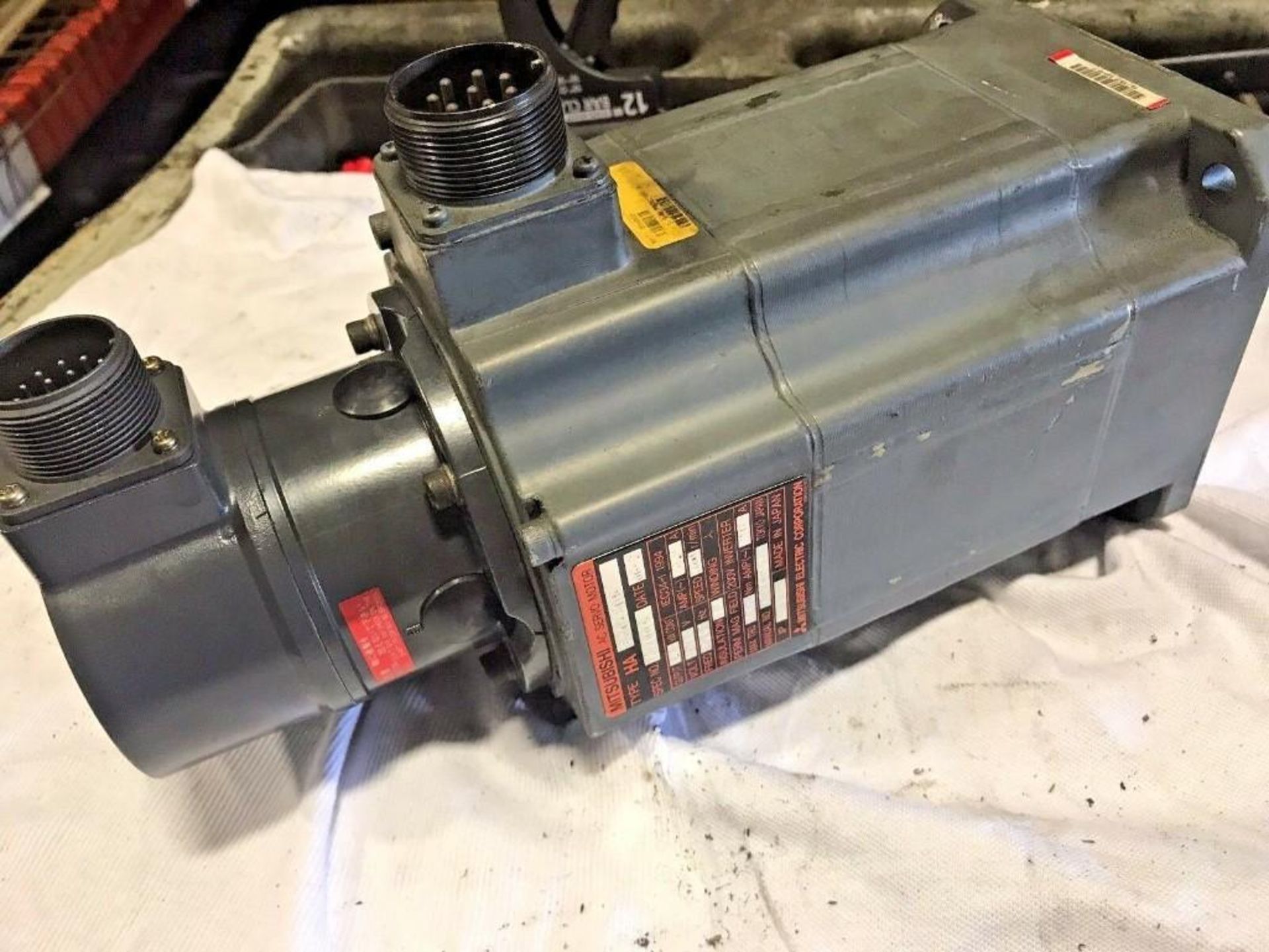 Mitsubishi AC Servo Motor, # HA83C-SD5 w/ Encoder OSE 5K-6-12-108 - Image 2 of 6