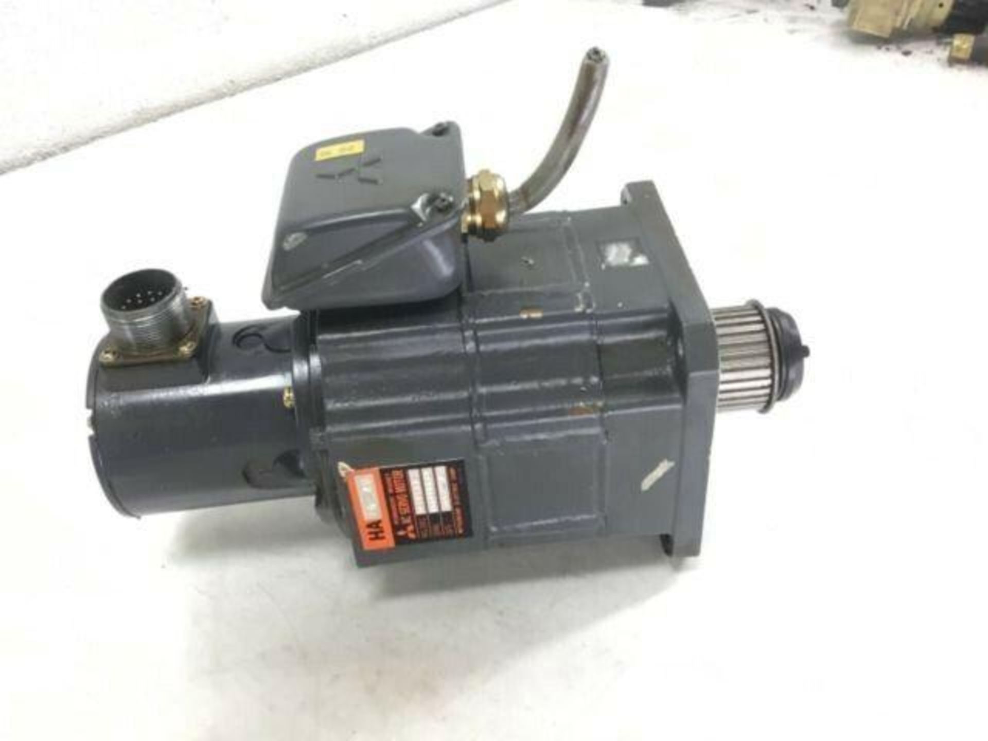 Lot of (2) Mitsubishi AC Servo Motor w/ Sanyo Denki Pickup Unit - Image 2 of 7