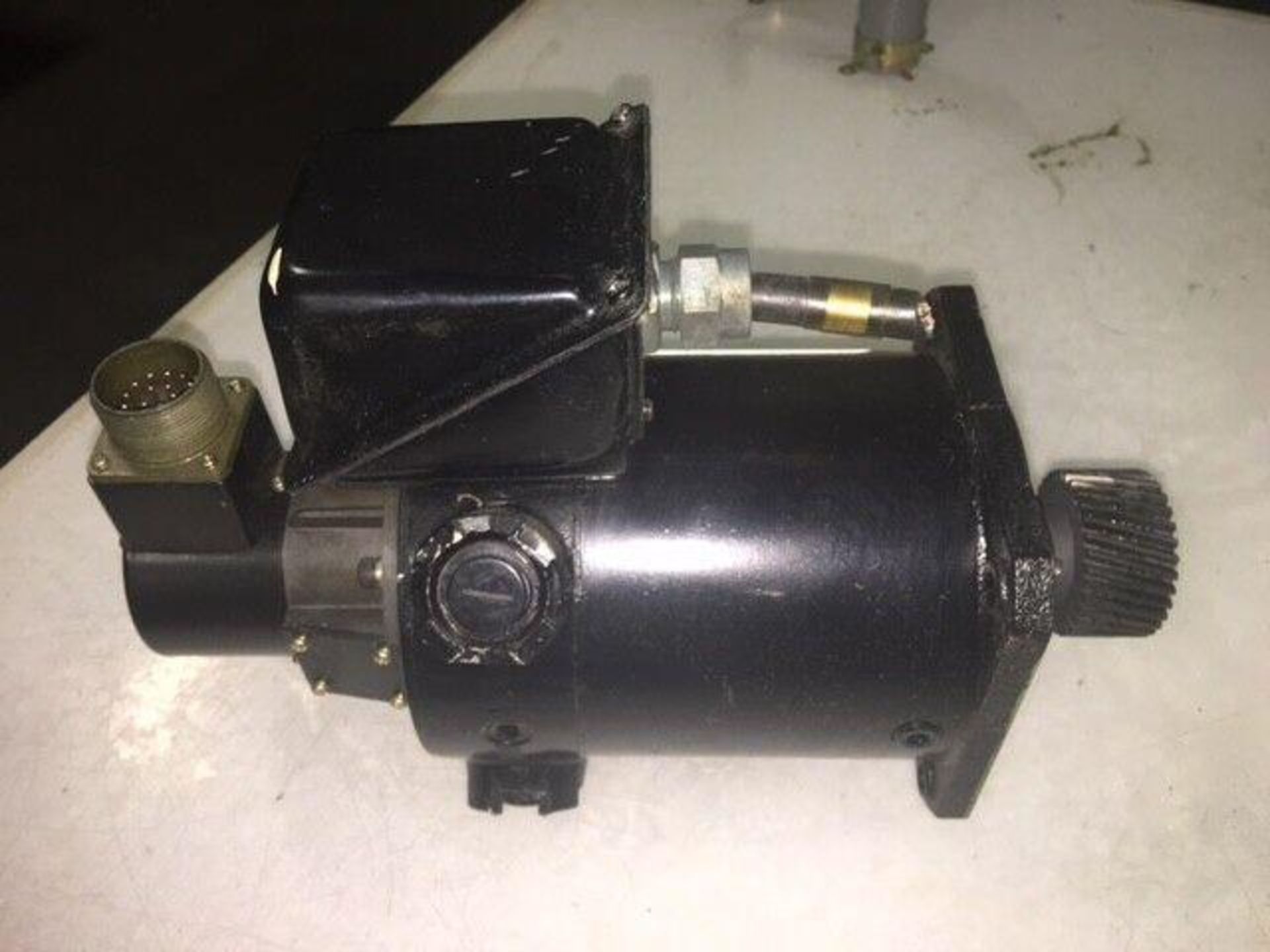 Lot of (2) Nippon #S5020 DC Servo Motors W/ Sumtak Optcoders LMA-250BM-S3, 2000 RPM - Image 2 of 5