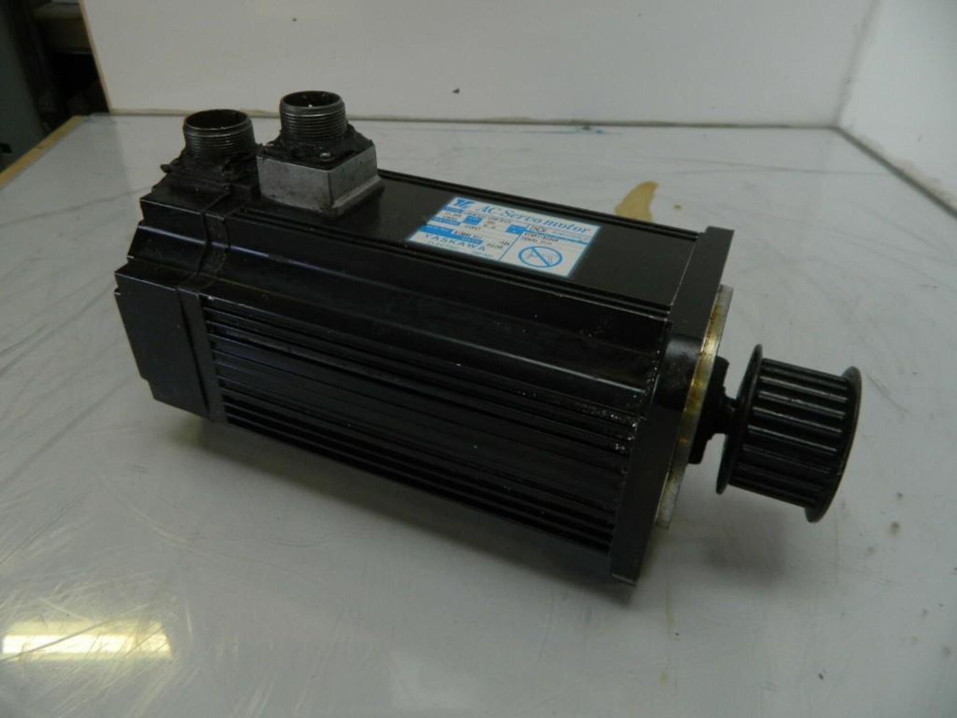 Yaskawa #USAFED-20CB2S Servo Motor