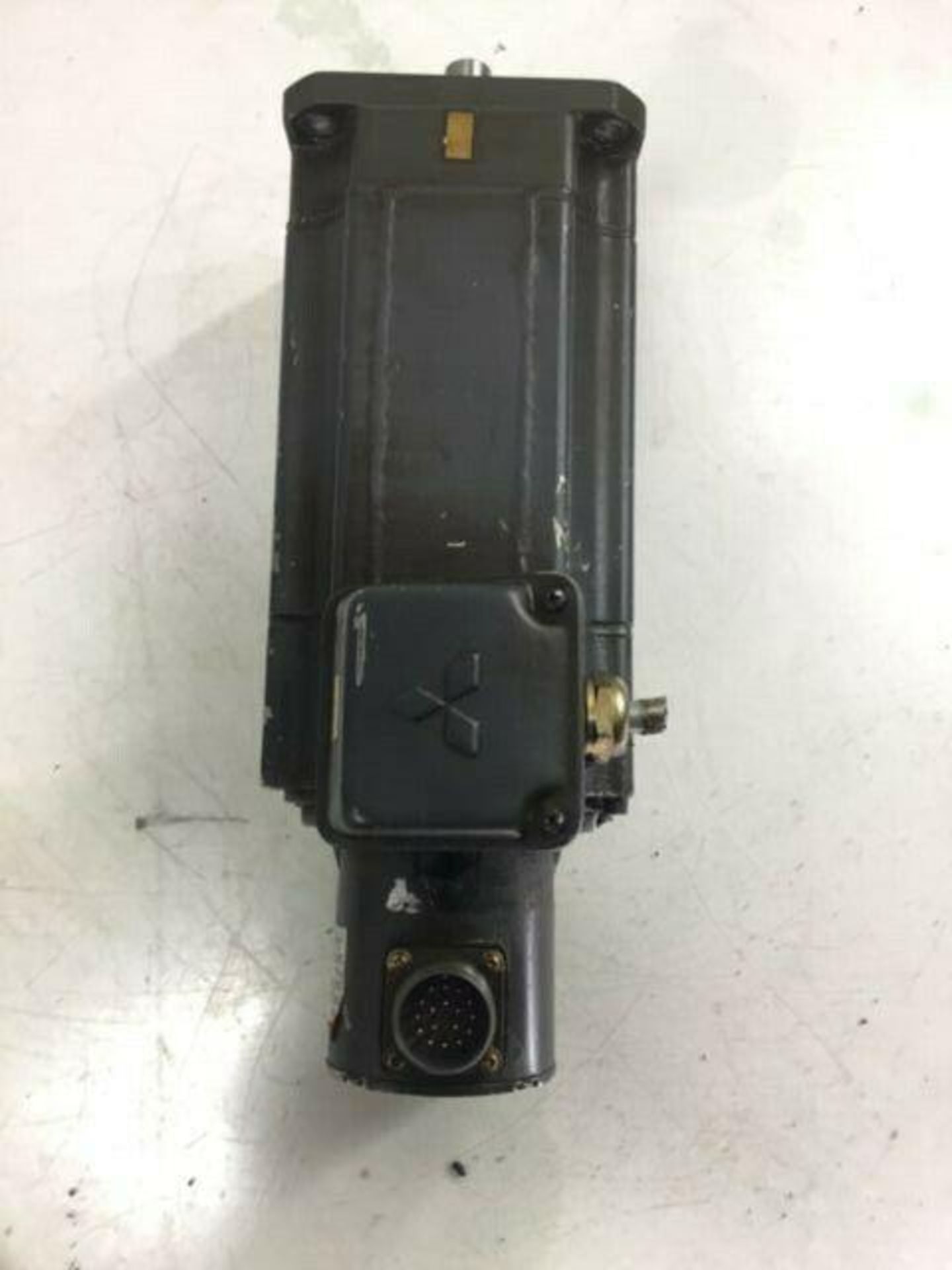 Lot of (2) Mitsubishi AC Servo Motor w/ Encoder - Image 3 of 6