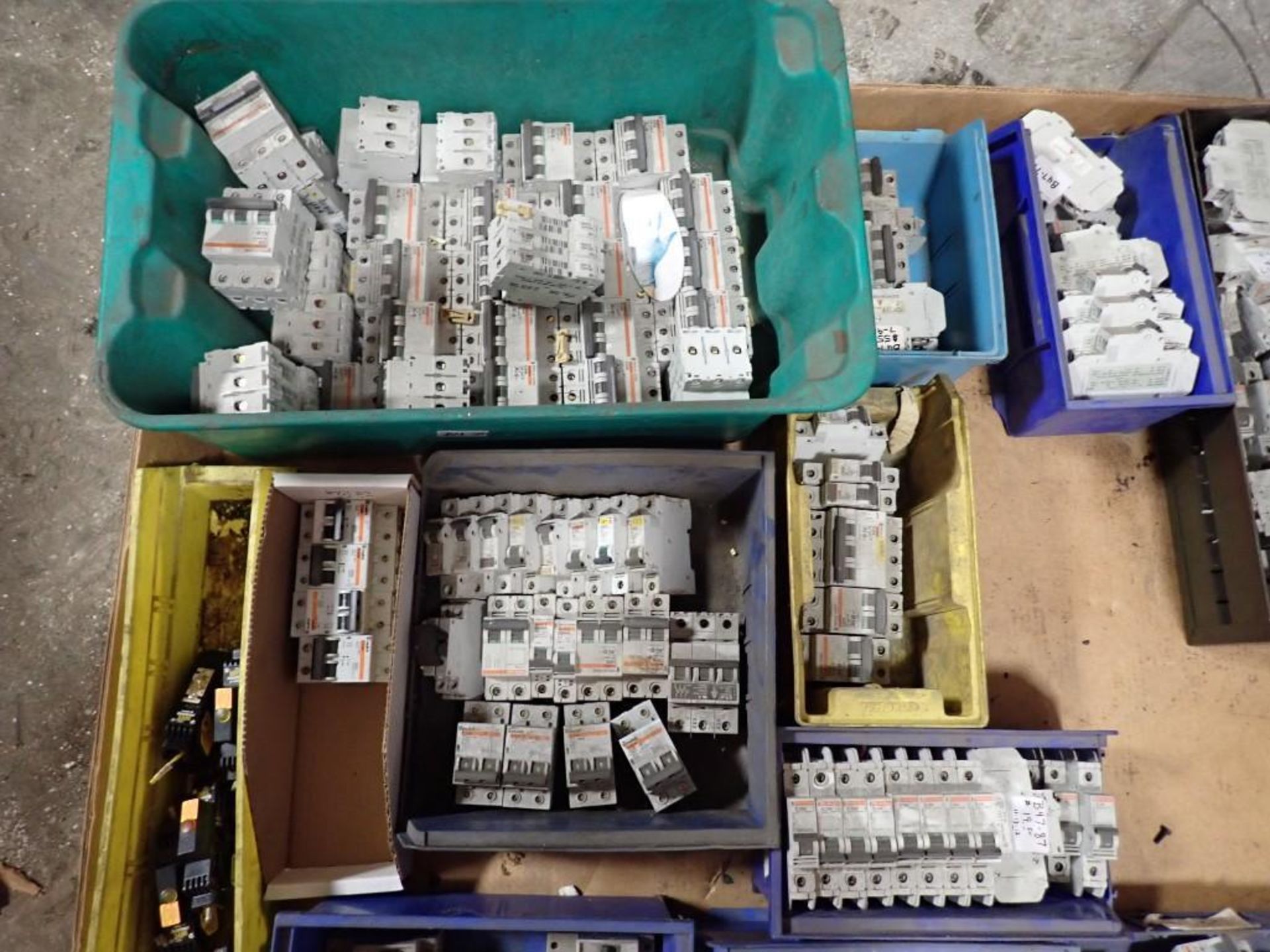Lot of Circuit Breakers/Switches - Image 4 of 7
